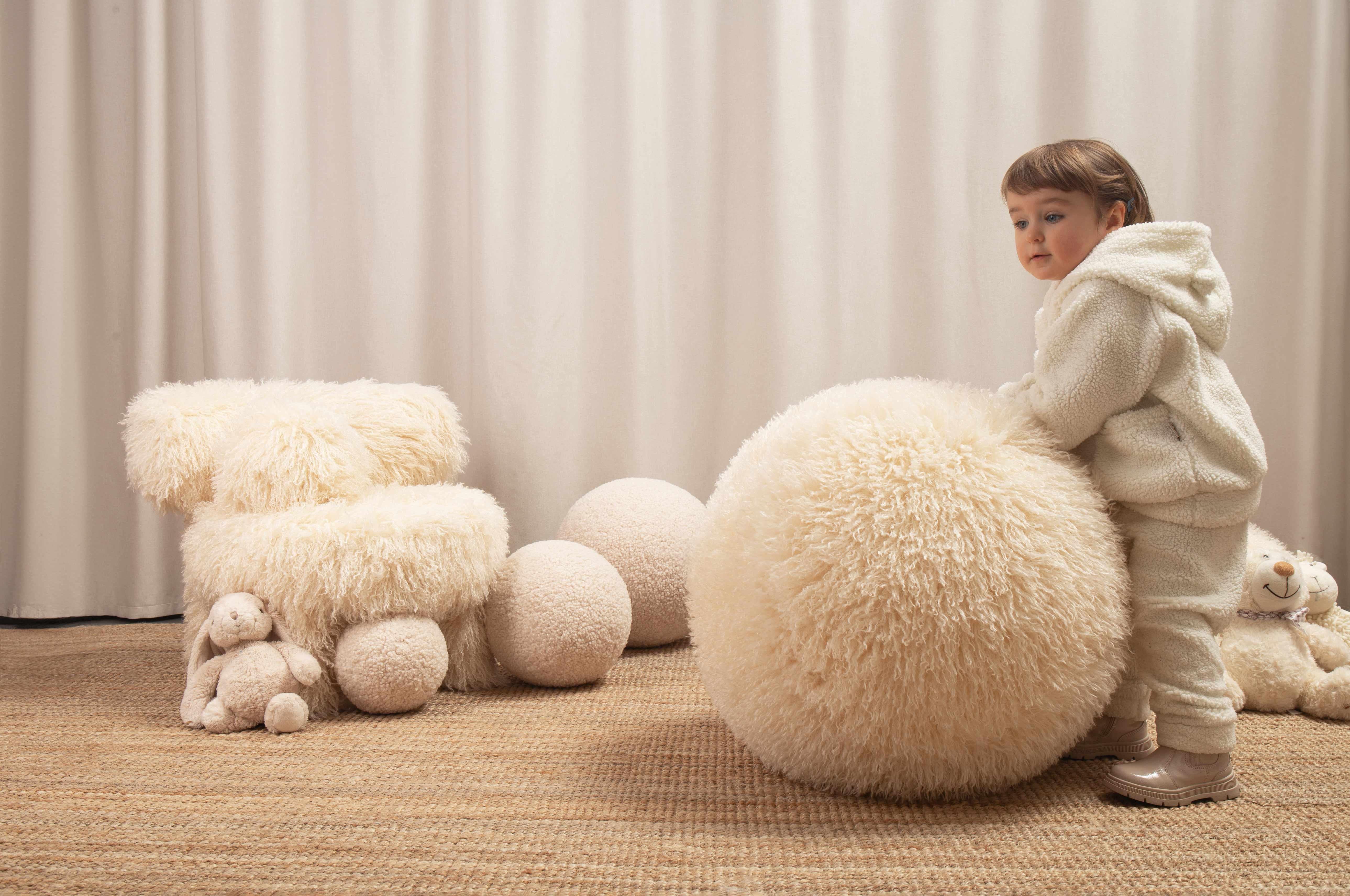 Modern Low Chair Gropius CS1 Fluffy Edition with Ottoman in Faux Fur by NOOM For Sale 9