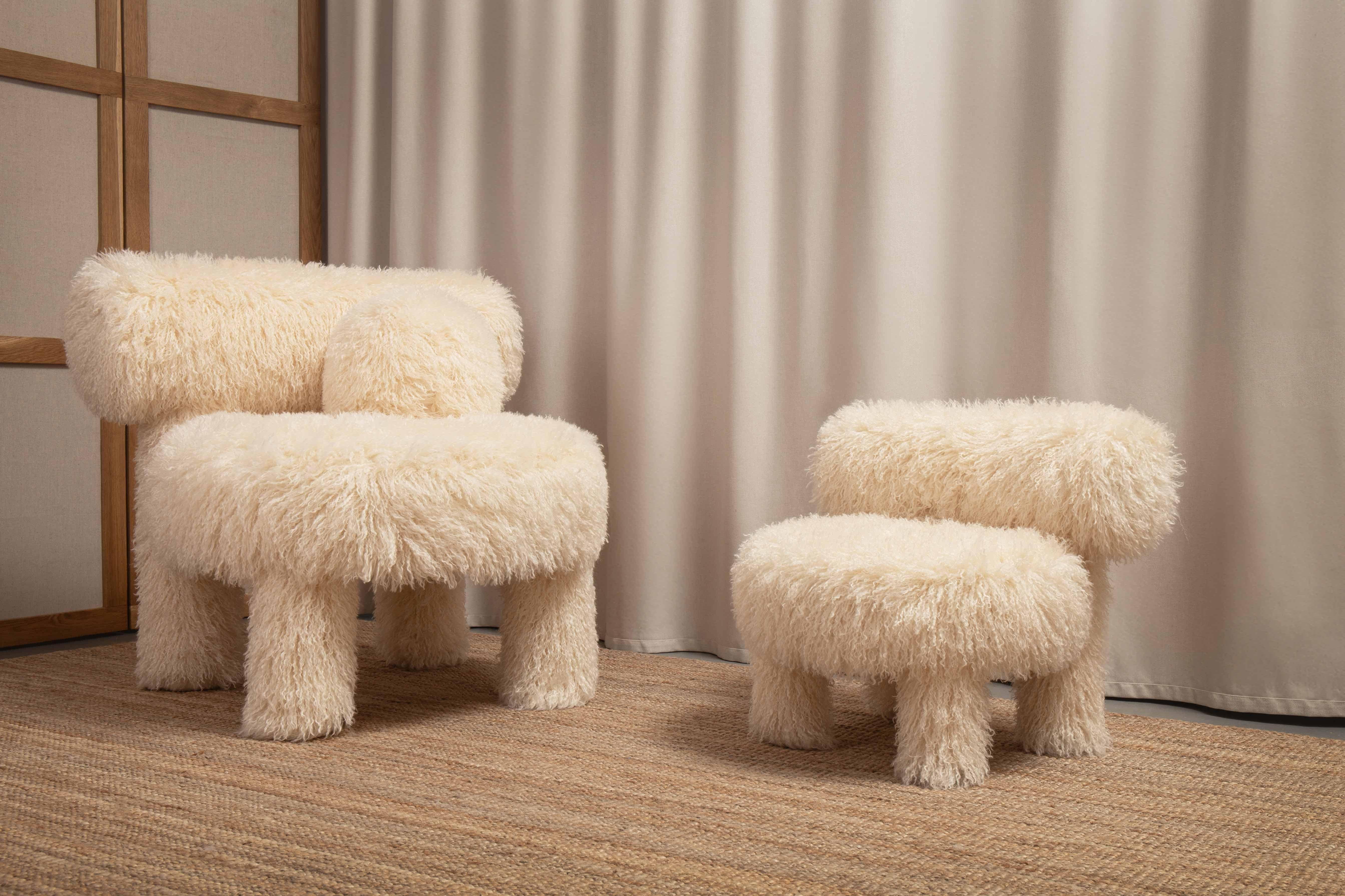 Contemporary Modern Low Chair Gropius CS1 Fluffy Edition with Ottoman in Faux Fur by NOOM For Sale