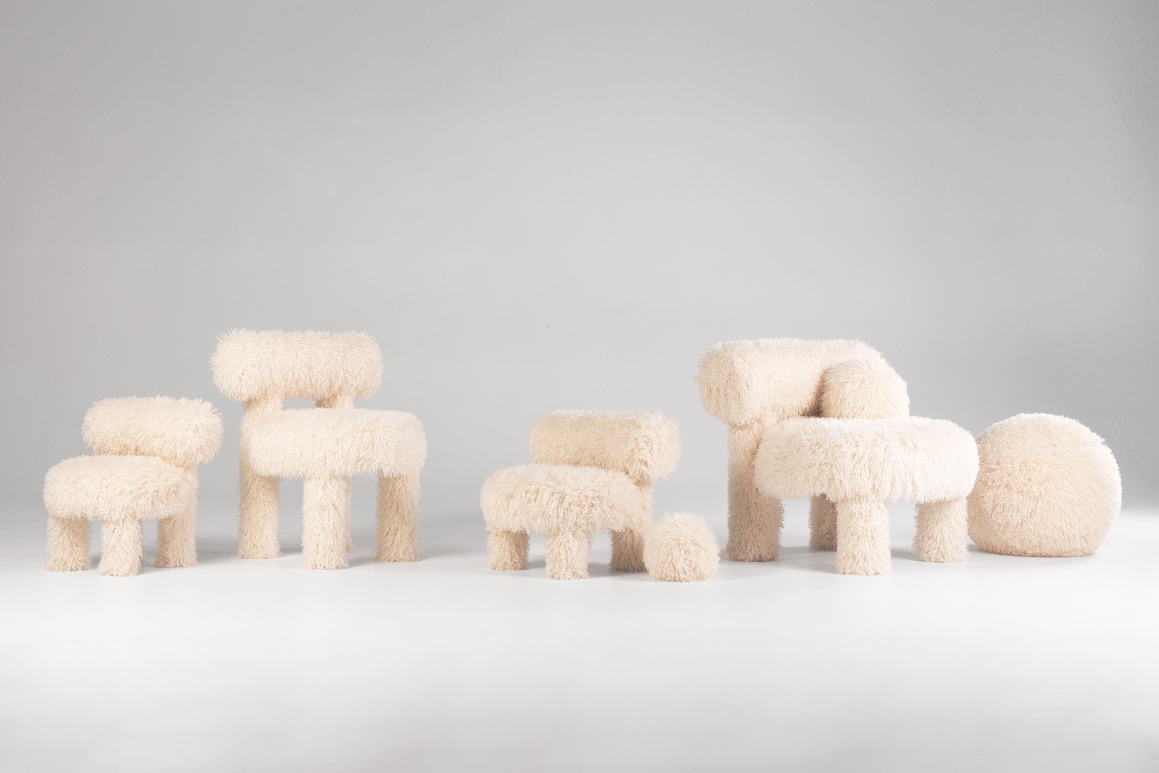 Poltroncina moderna Gropius CS1 Fluffy in ecopelliccia rosa azur premium di NOOM in vendita 9
