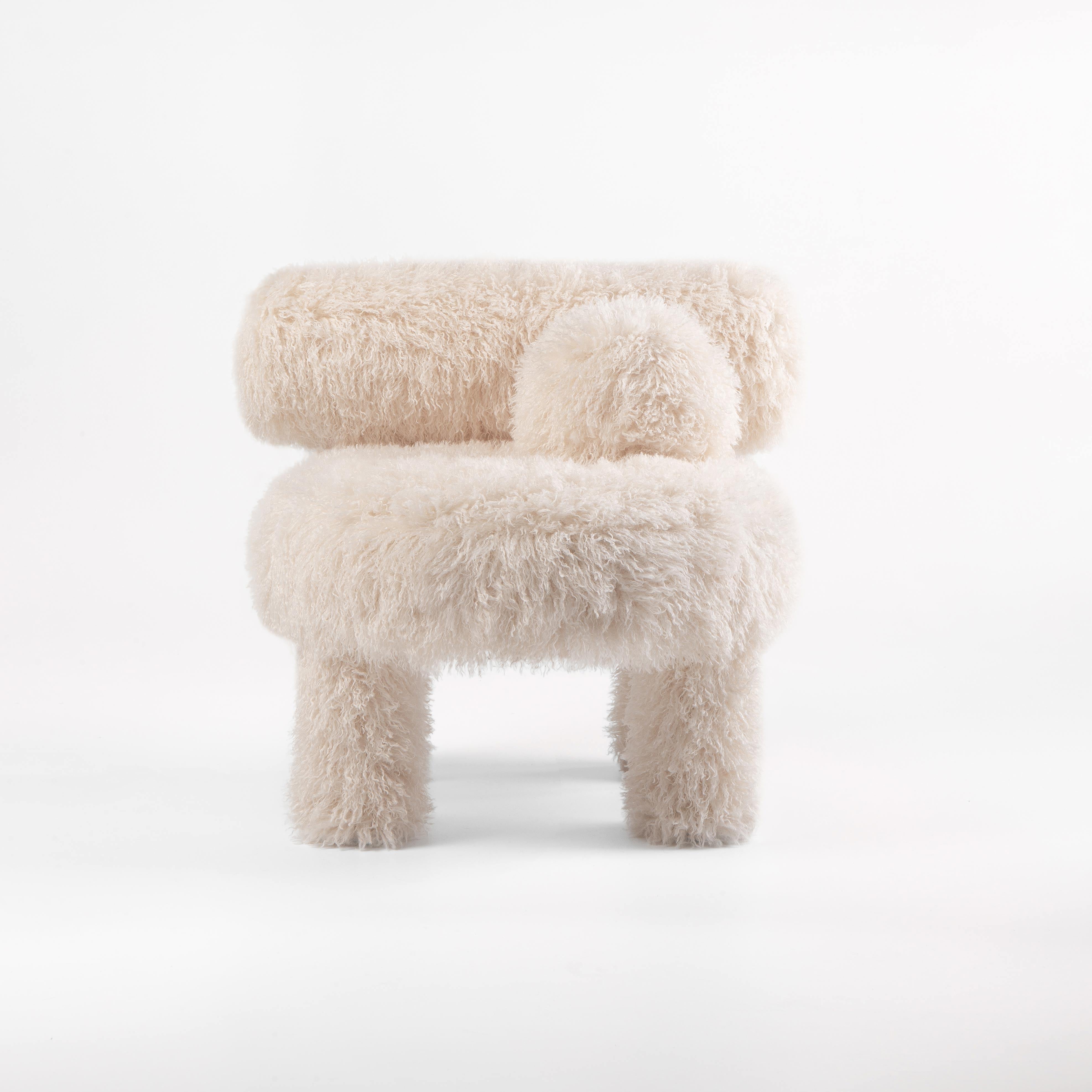 XXI secolo e contemporaneo Poltroncina moderna Gropius CS1 Fluffy in ecopelliccia rosa azur premium di NOOM in vendita