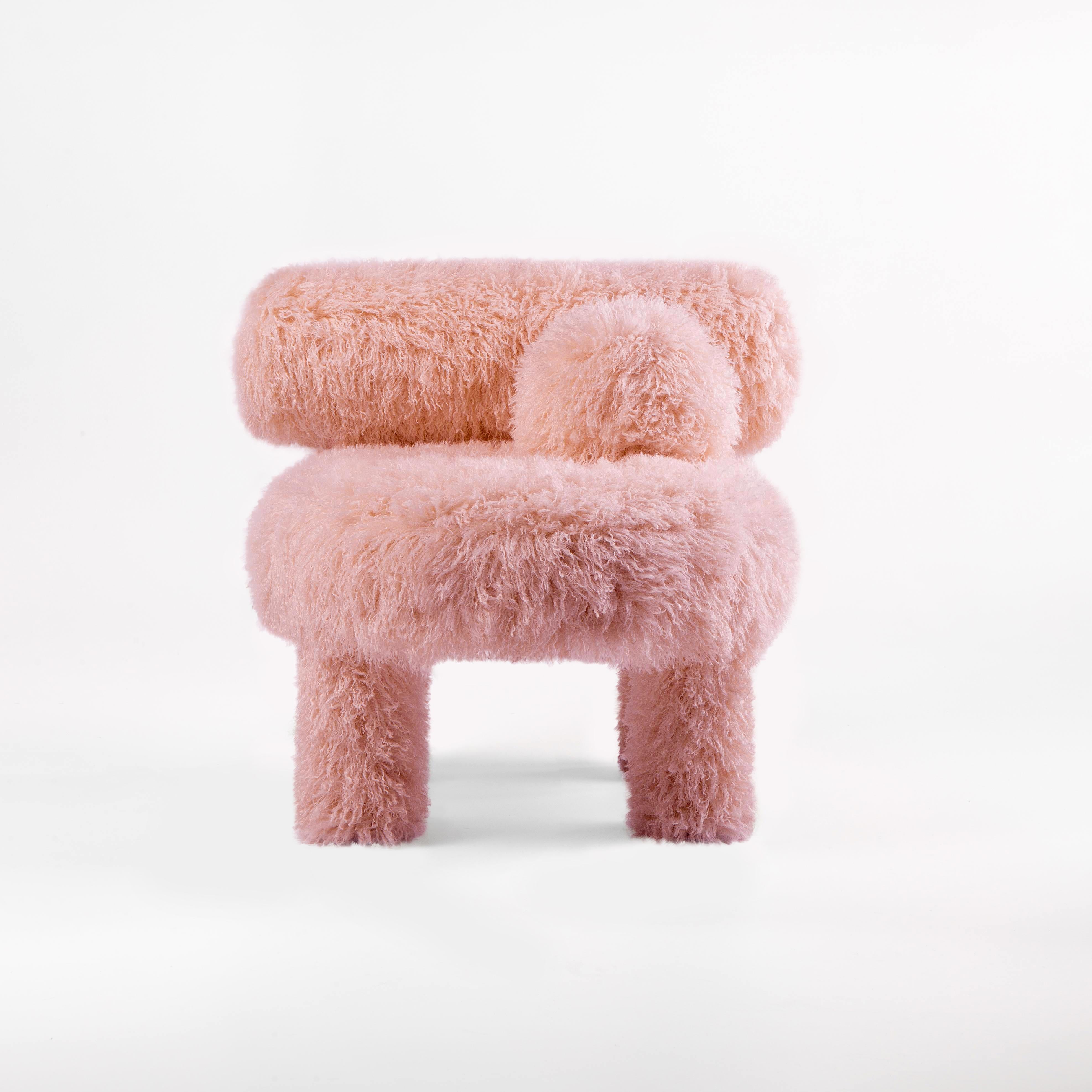 XXIe siècle et contemporain Chaise basse moderne Gropius CS1 moelleuse en fausse fourrure de sable azur de première qualité par NOOM en vente