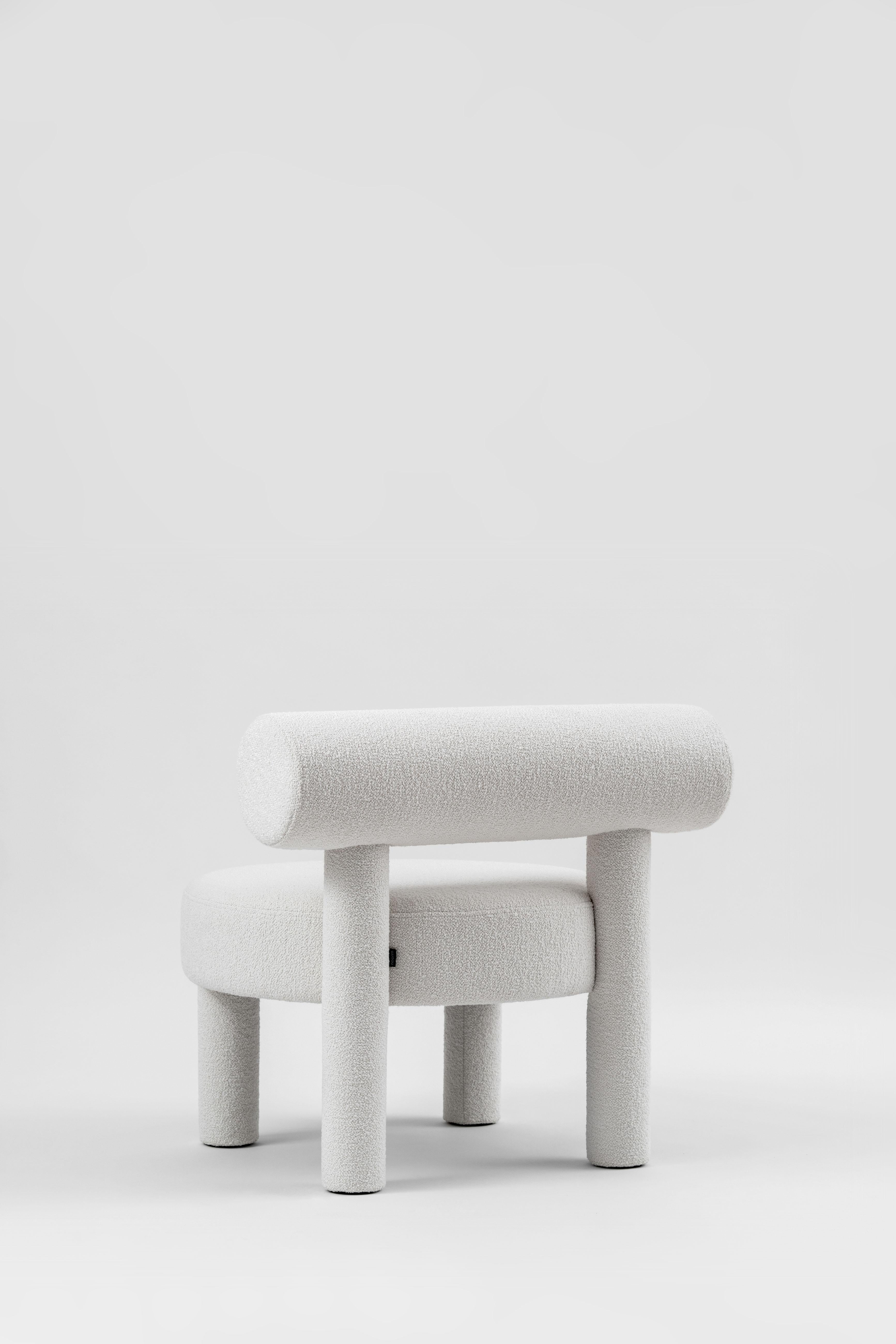 Modern Low Chair Gropius CS1 in Barnum Boucle White Fabric by NOOM In New Condition In Paris, FR