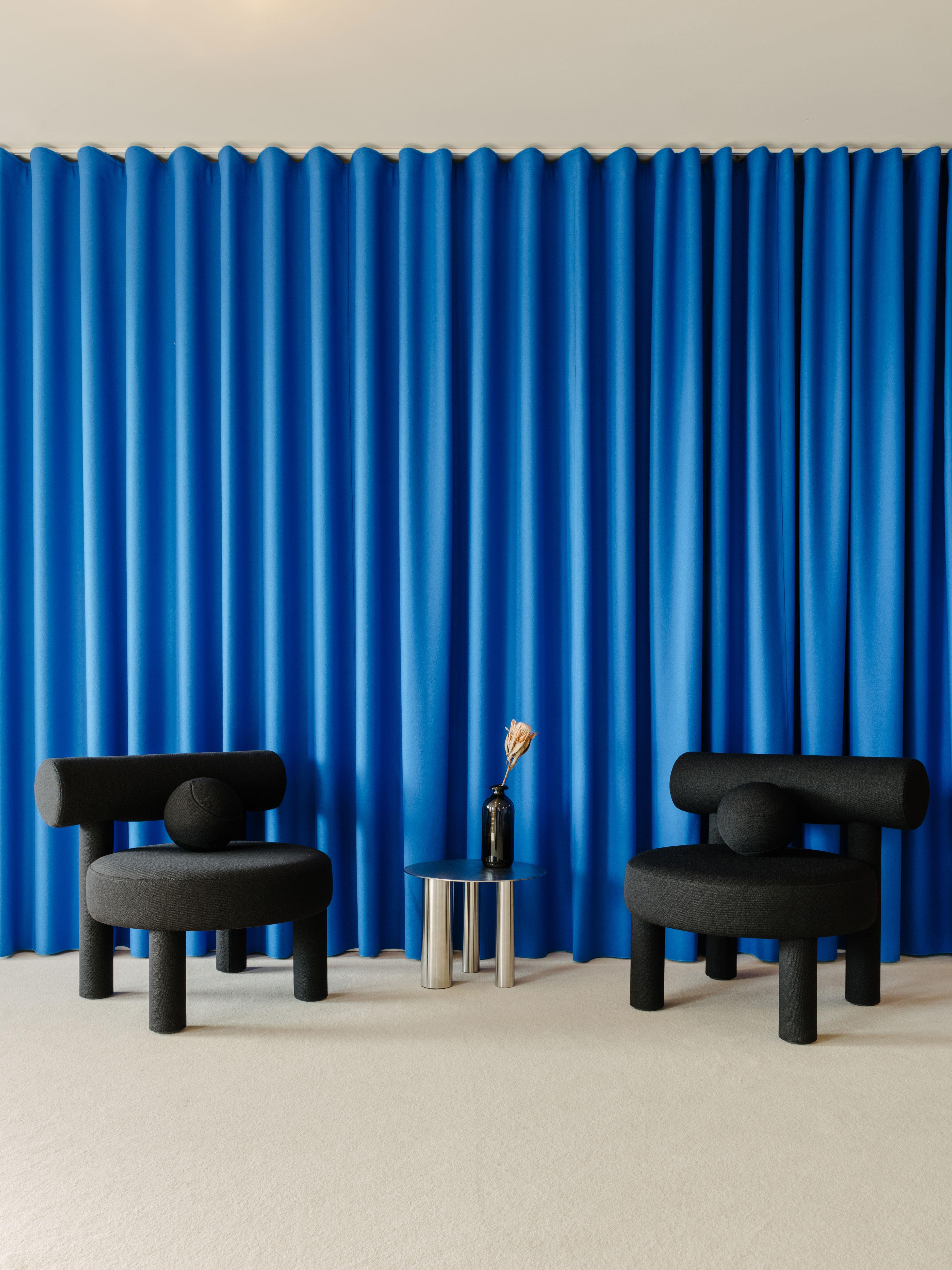 Modern Low Chair Gropius CS1 in Fire Retardant Cobalt Blue Wool fabric by NOOM For Sale 3