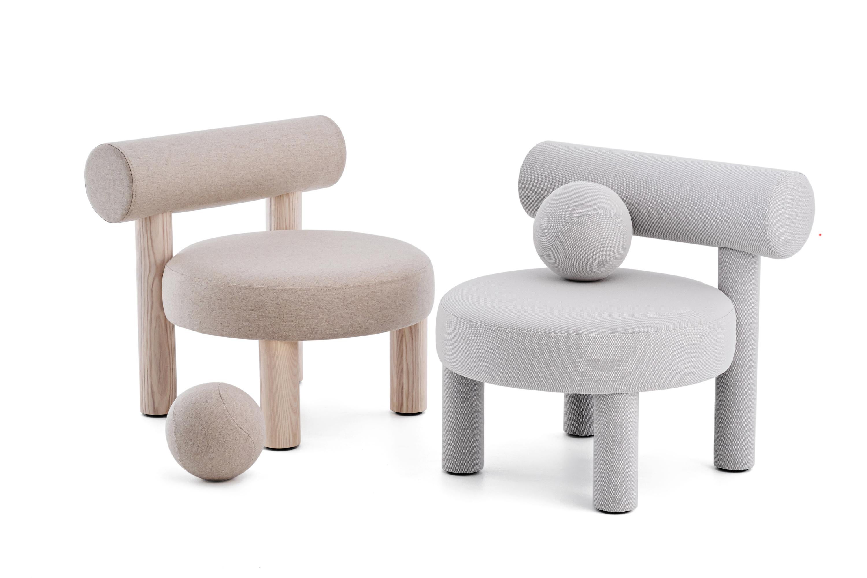 Chaise basse moderne Gropius CS2 avec pieds en bois par NOOM en vente 8