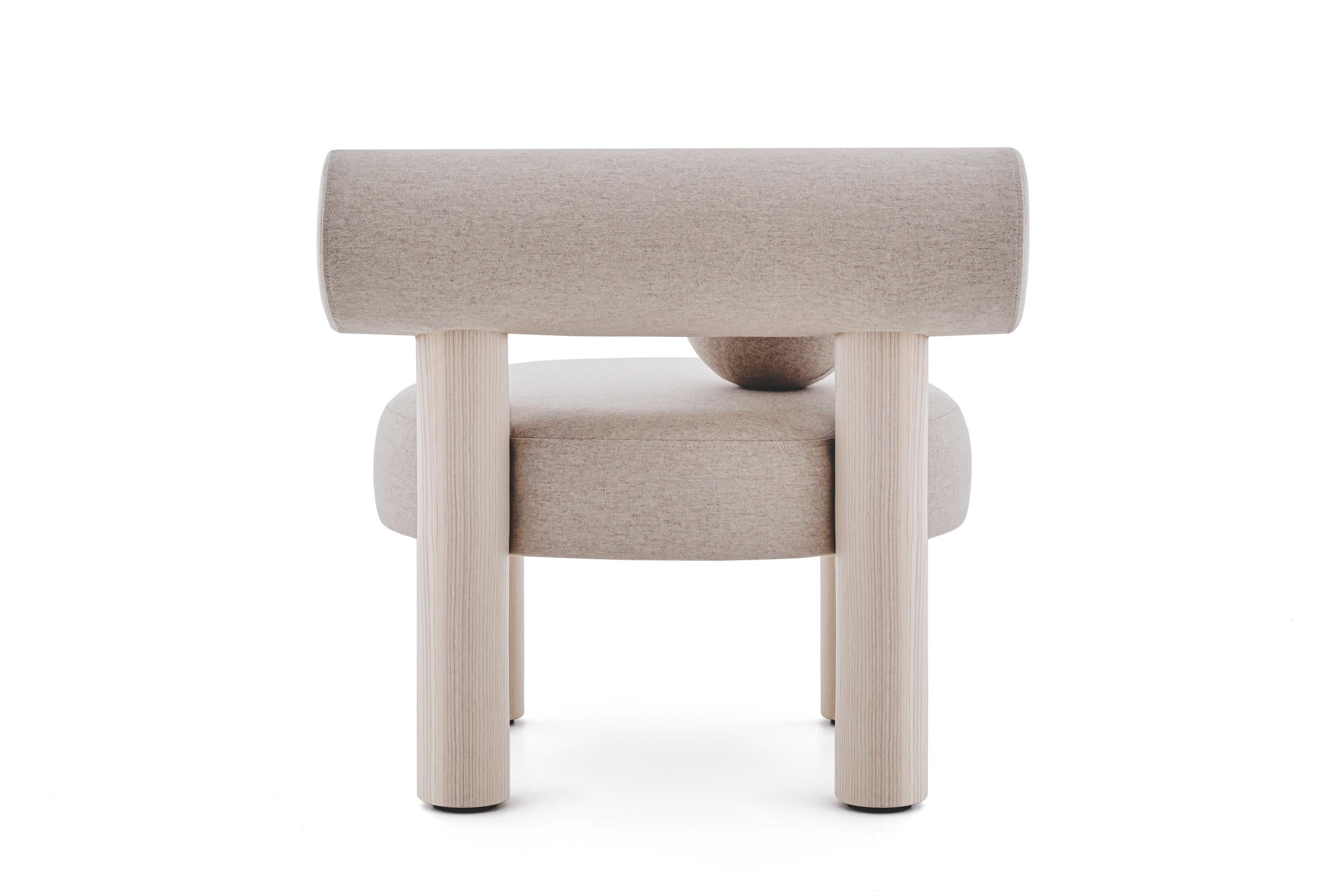 Chaise basse moderne Gropius CS2 avec pieds en bois par NOOM en vente 10