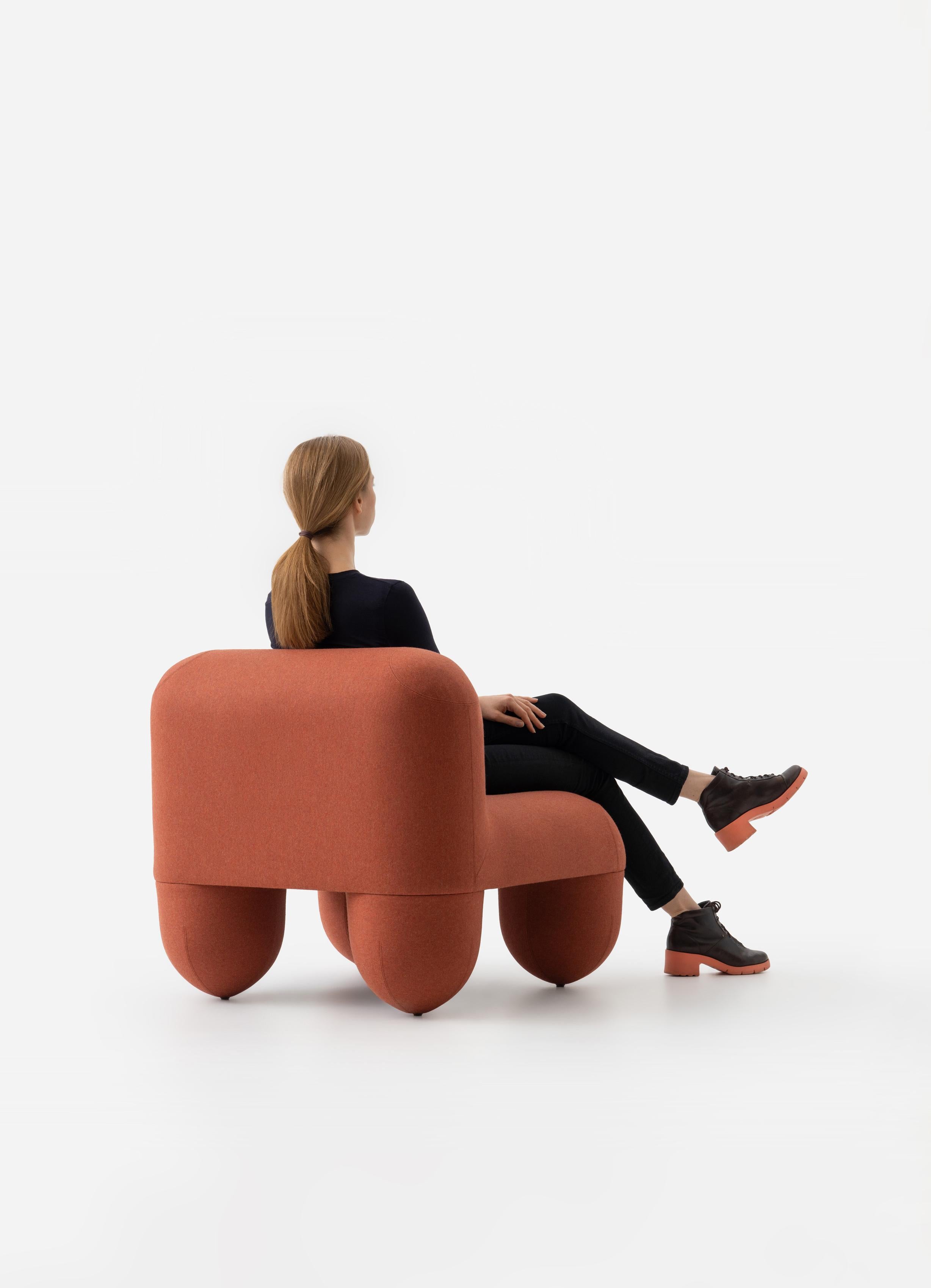 Chaise basse moderne Hello en velours jacquard fauve Dedar Tiger Mountain de Noom en vente 3