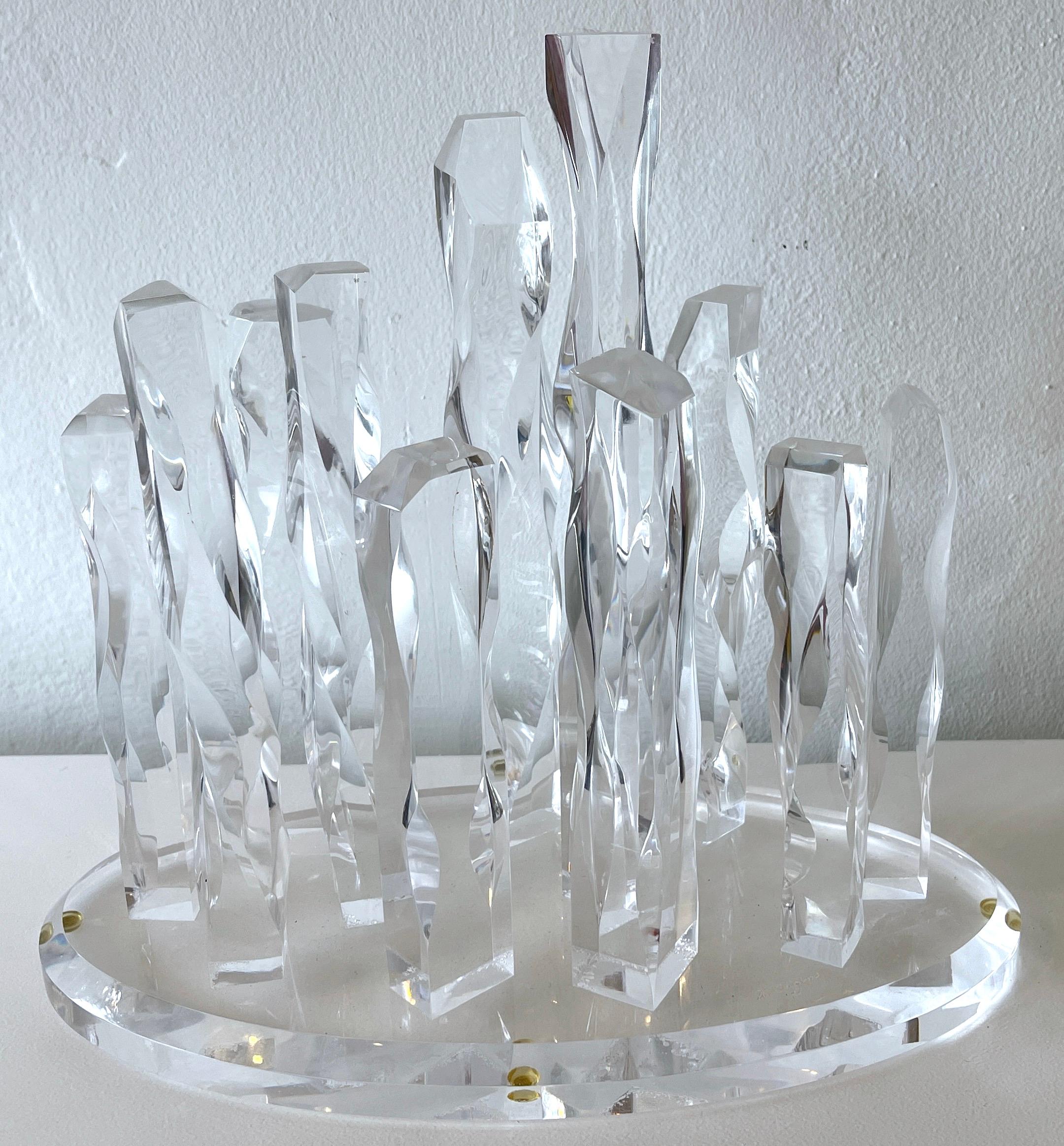 Scultura moderna in lucite 'Cityscape' Firmata, Z. Chaim '01 In condizioni buone in vendita a West Palm Beach, FL