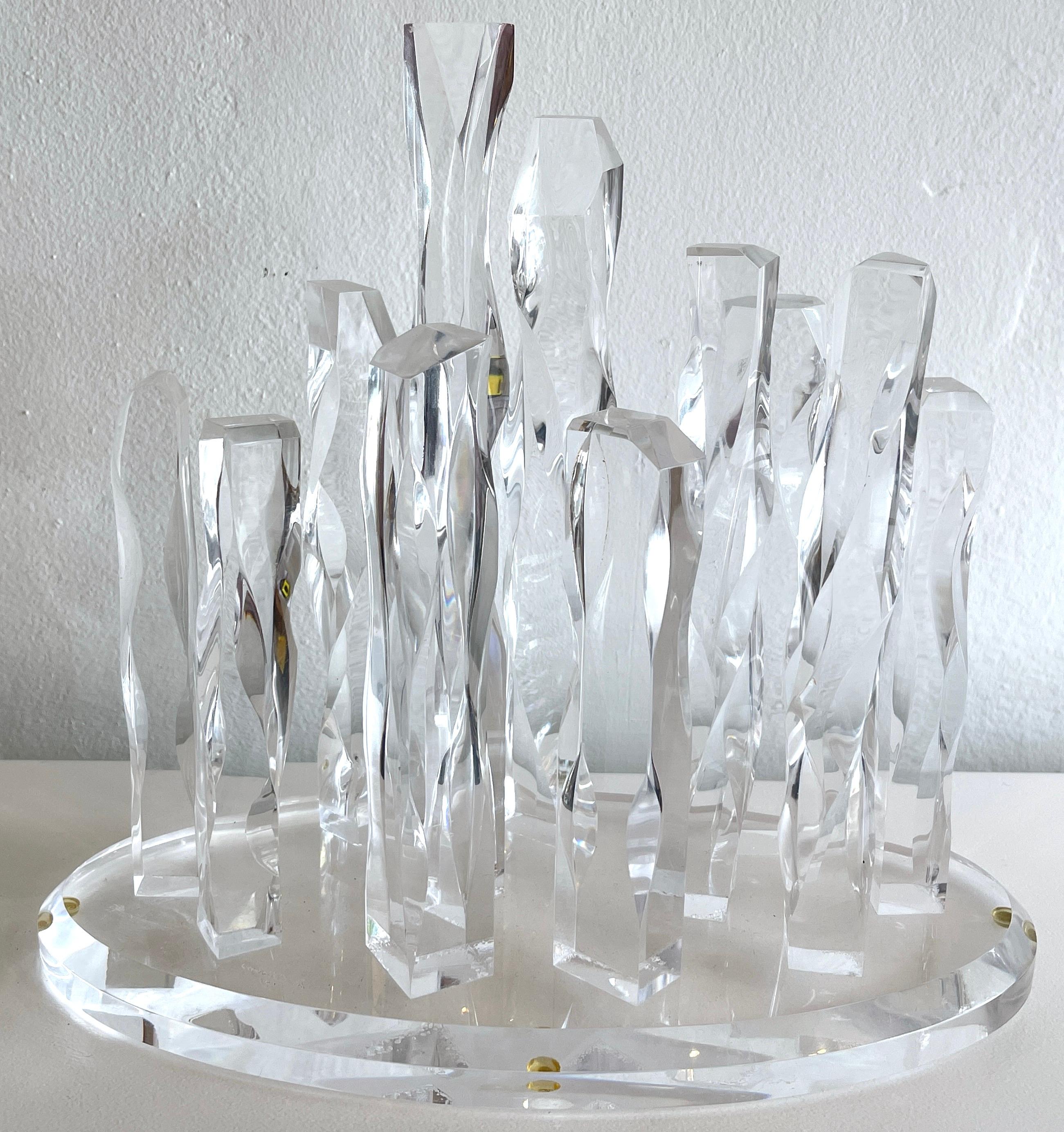 XX secolo Scultura moderna in lucite 'Cityscape' Firmata, Z. Chaim '01 in vendita