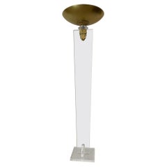 Lampadaire moderne en lucite aux accents dorés