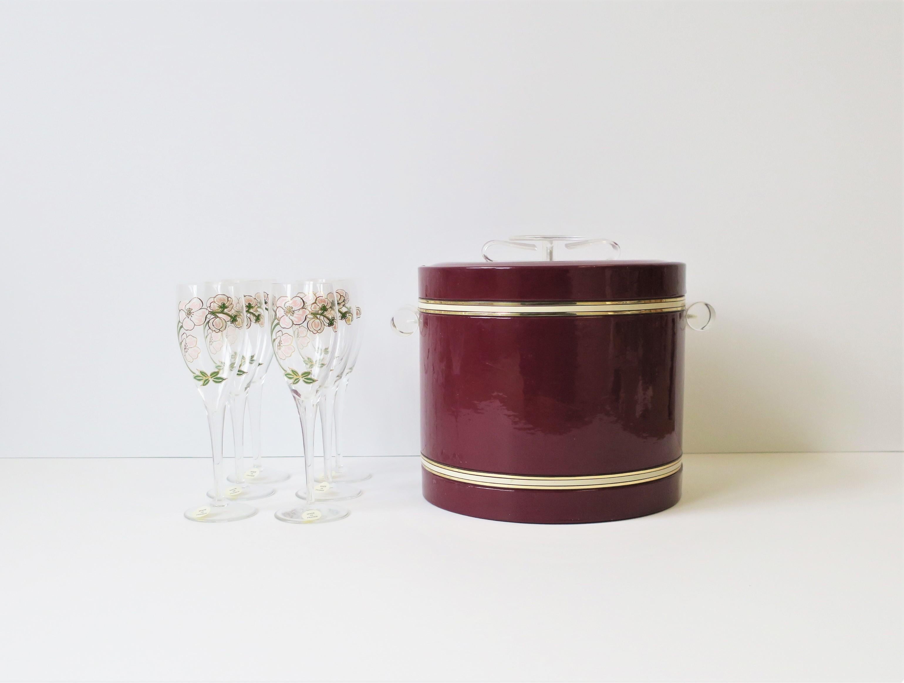 Lucite Ice Bucket or Wine Cooler, circa 1960s In Good Condition In New York, NY