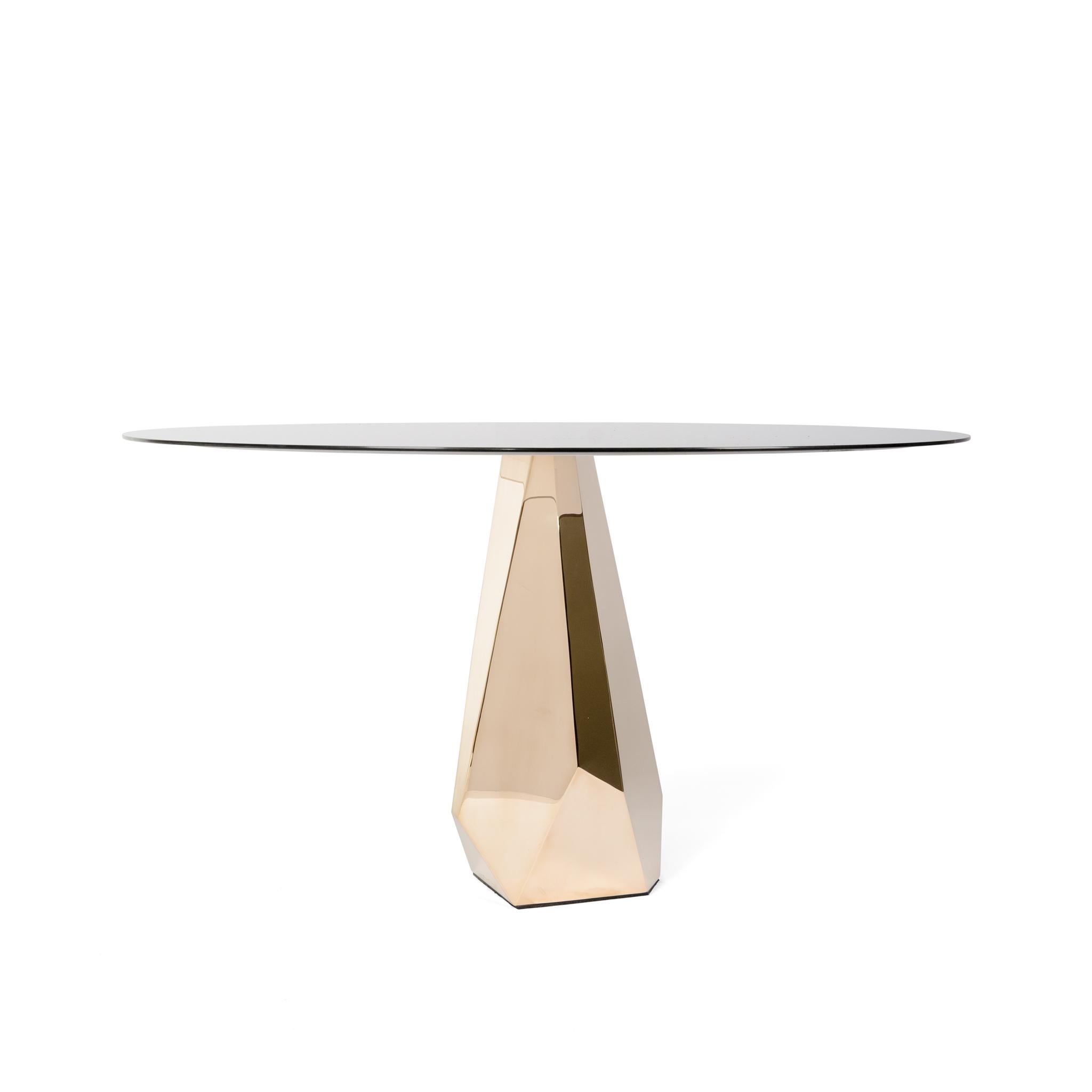 Moderne Table centrale moderne de luxe en bronze véritable poli et plateau en verre fumé en miroir en vente
