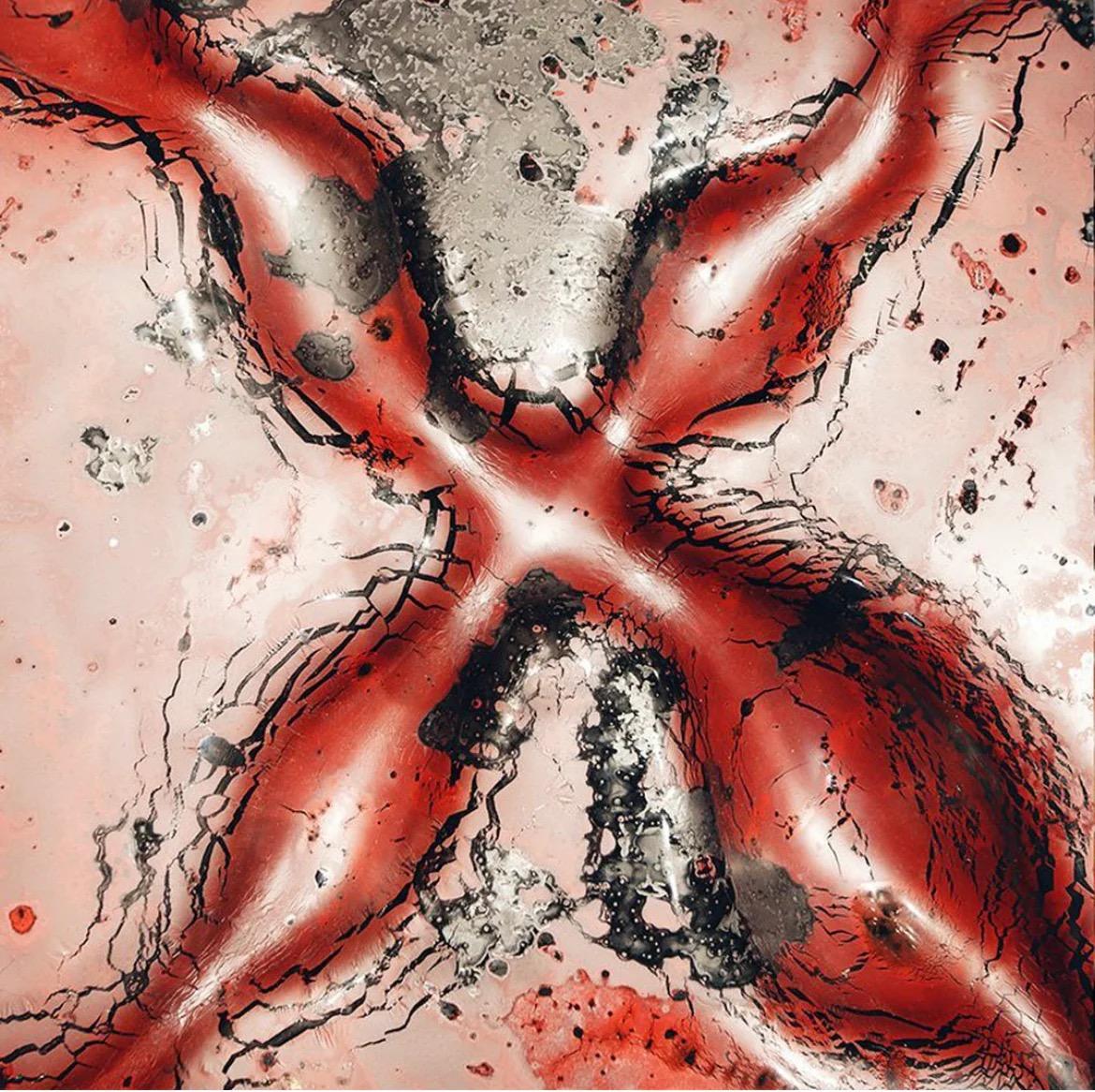 Hand-Crafted Modern Luxury Round Mars Table made of Glass & Titanium For Sale