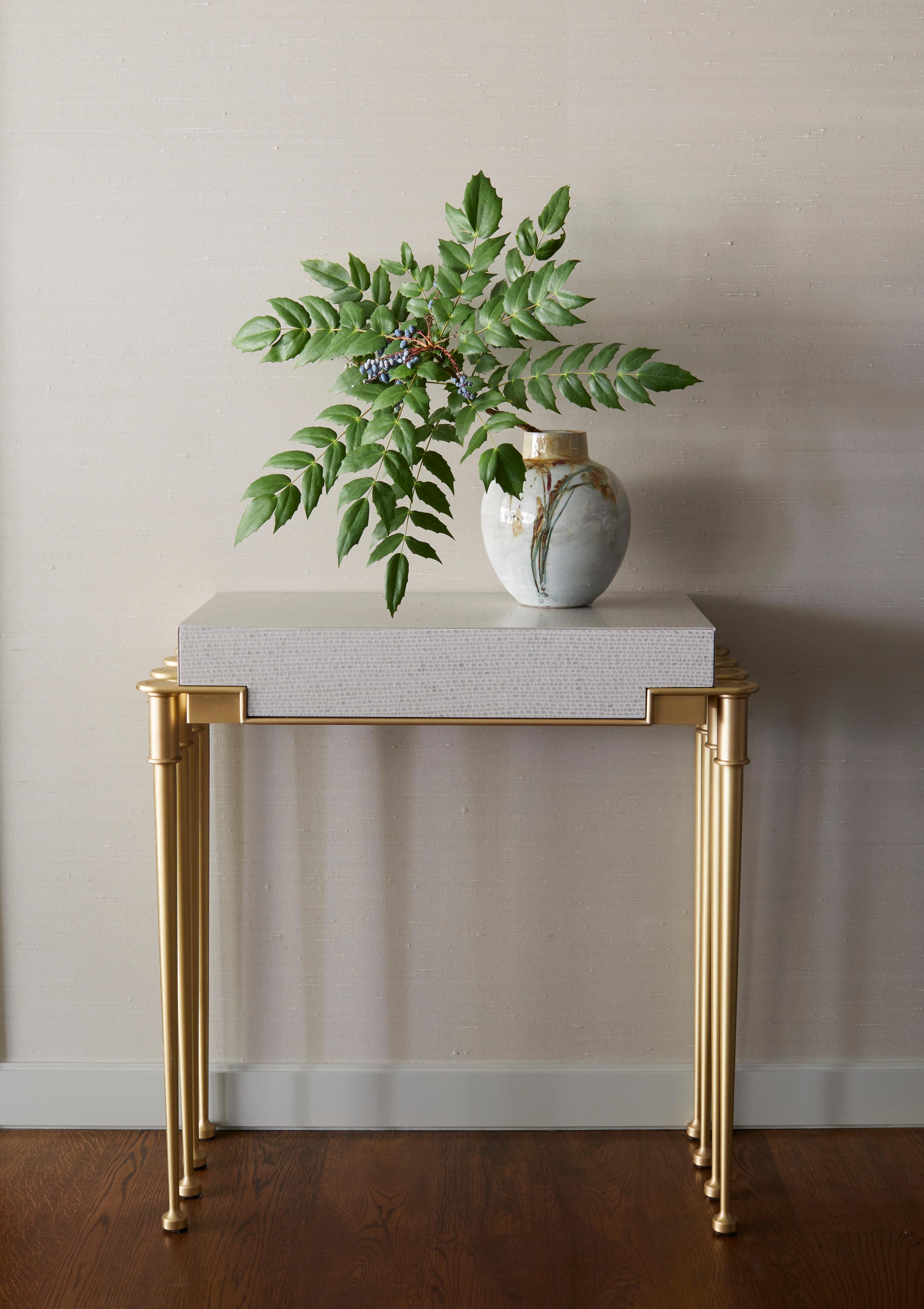 Table console de décoration de luxe Clavis Modern Luxury avec tiroir et torsion Art Déco Neuf - En vente à London, GB