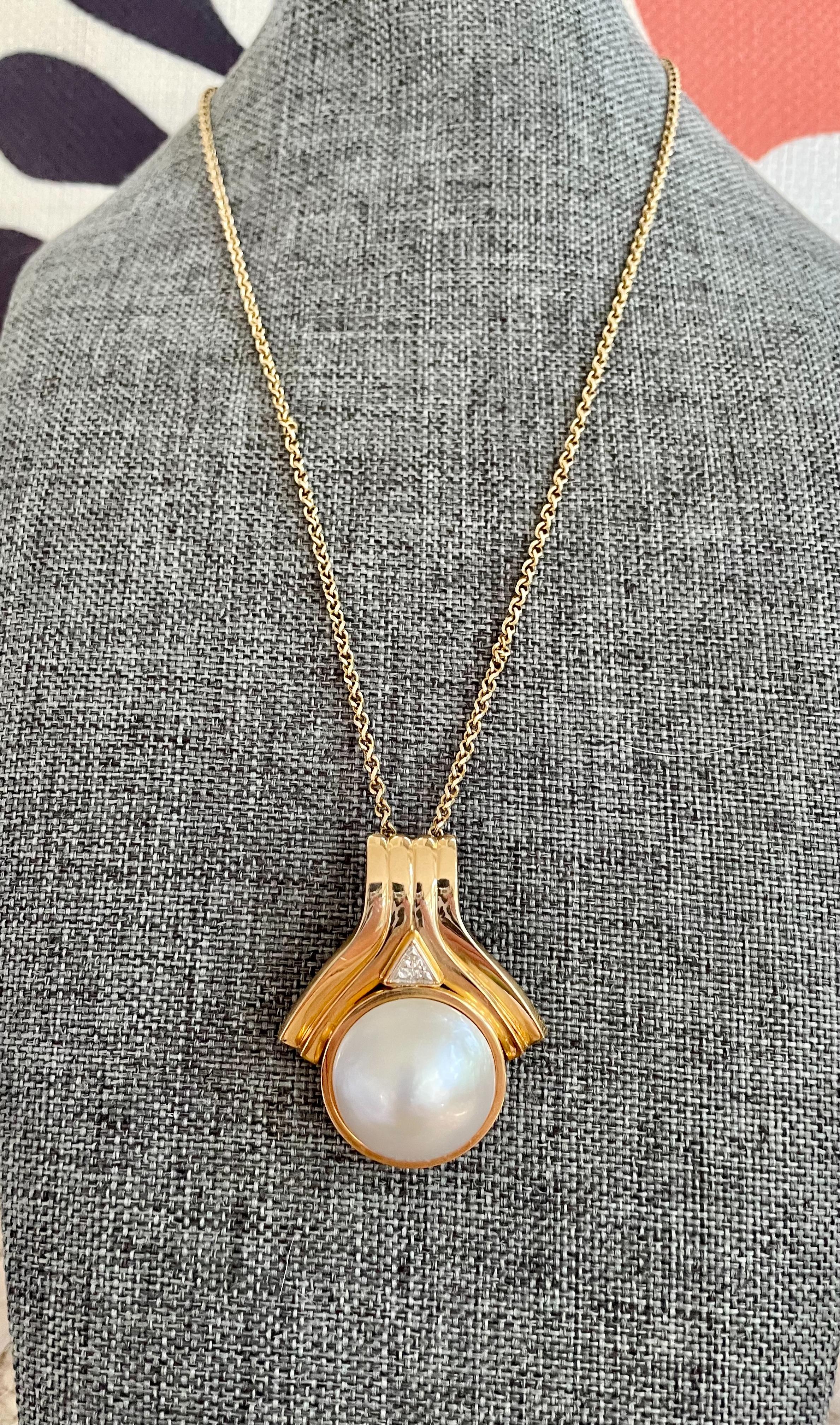 Modern Mabe Pearl 14 Karat Yellow Gold Pendant, Enhancer Style In Excellent Condition For Sale In St. Louis Park, MN