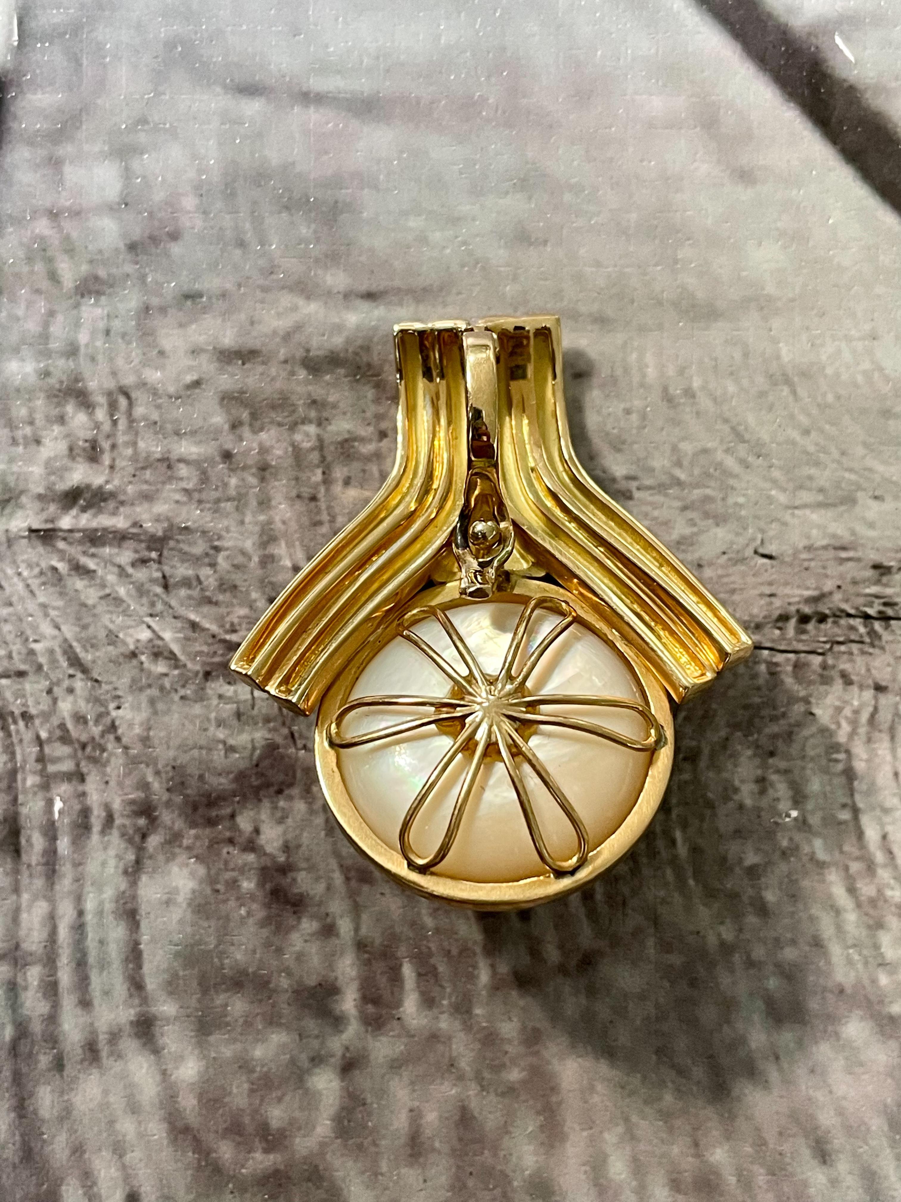 Modern Mabe Pearl 14 Karat Yellow Gold Pendant, Enhancer Style For Sale 2