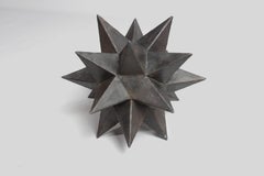 Modern Mad et Len Brutalist Handmade Metal Star