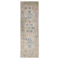 Runner moderno in lana Mahal blu fatto a mano con disegno floreale