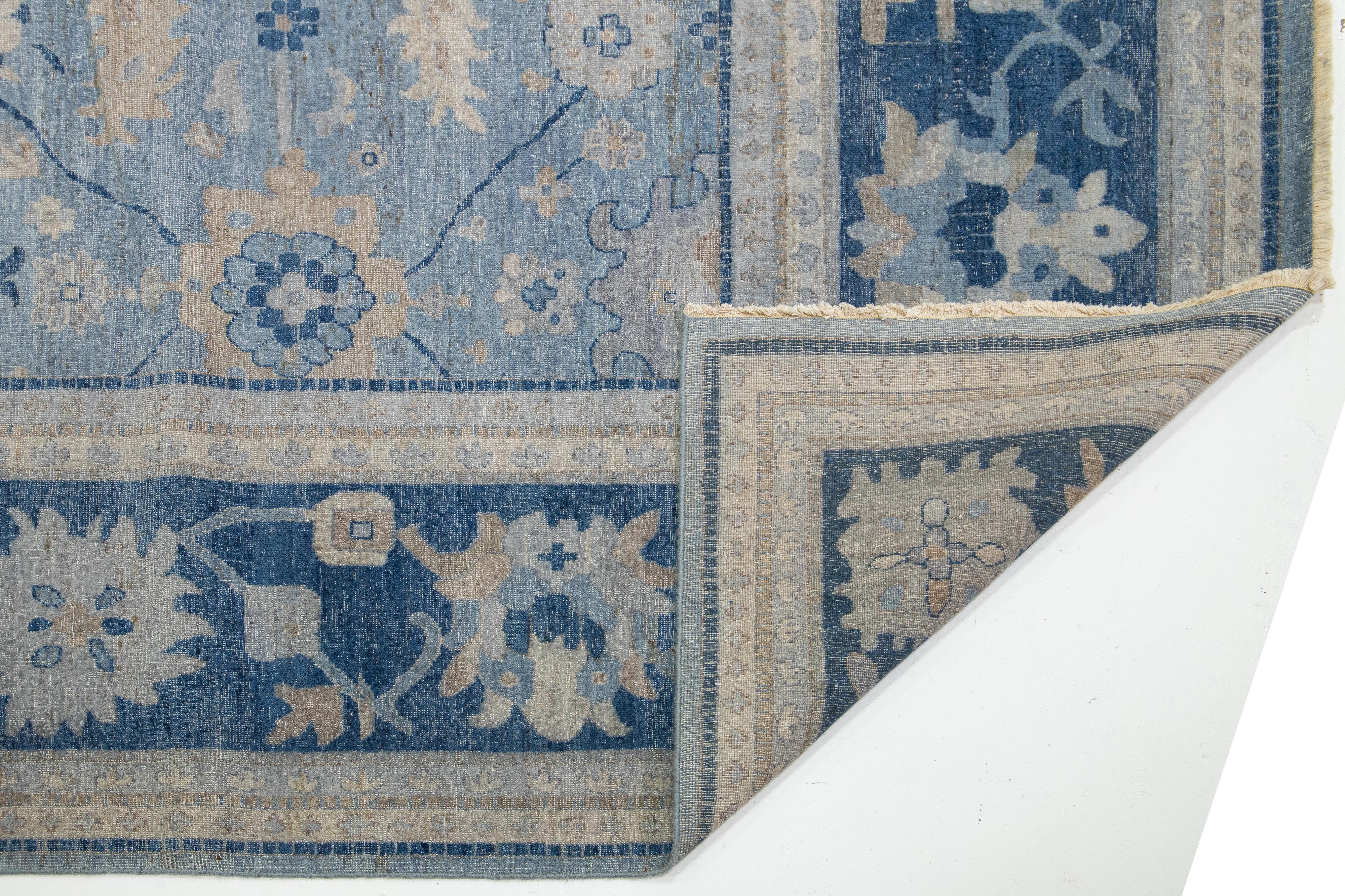 Moderner handgefertigter indischer Mahal-Teppich aus blauer Wolle von Apadana, Allover im Angebot 2