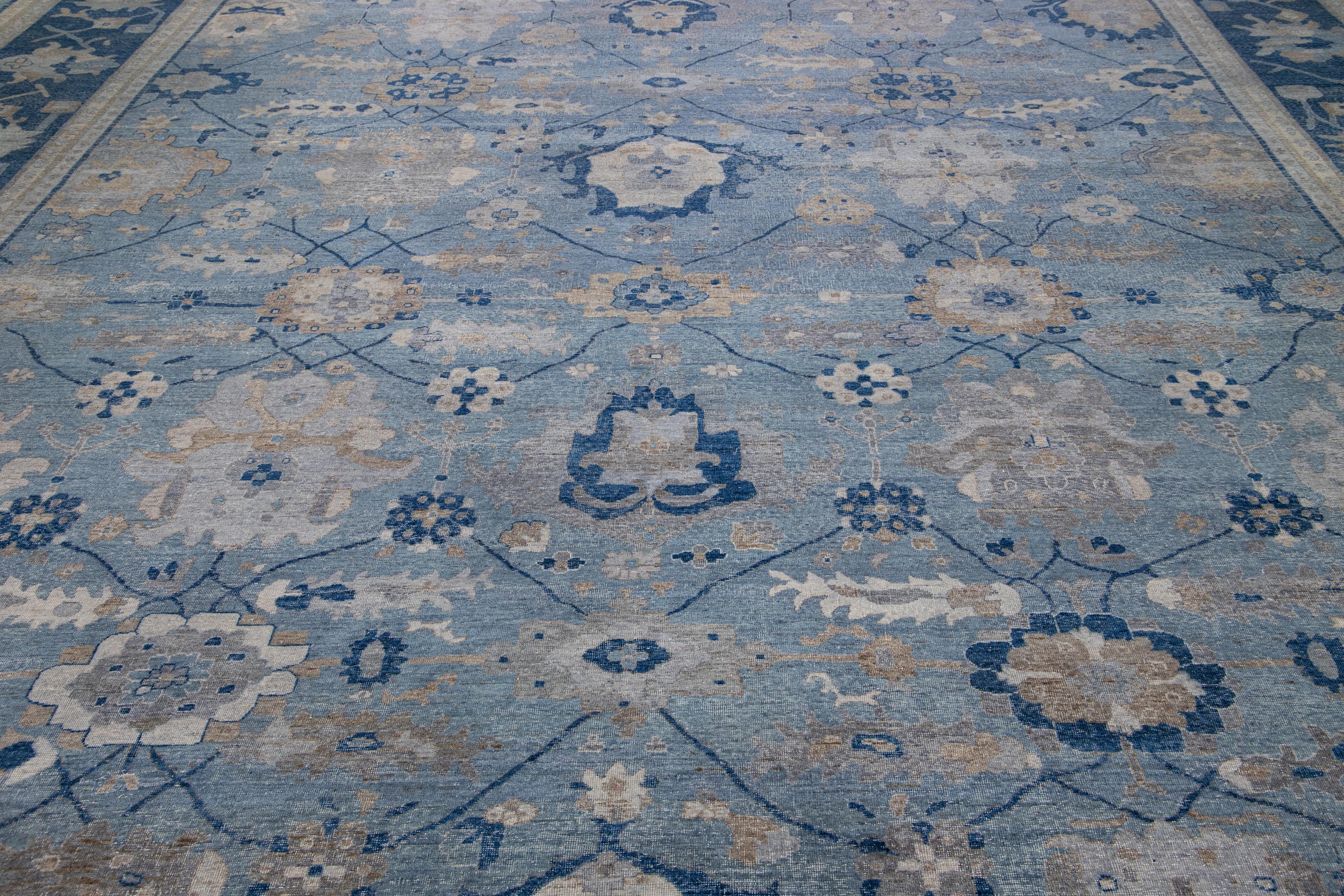 Moderner handgefertigter indischer Mahal-Teppich aus blauer Wolle von Apadana, Allover (21. Jahrhundert und zeitgenössisch) im Angebot