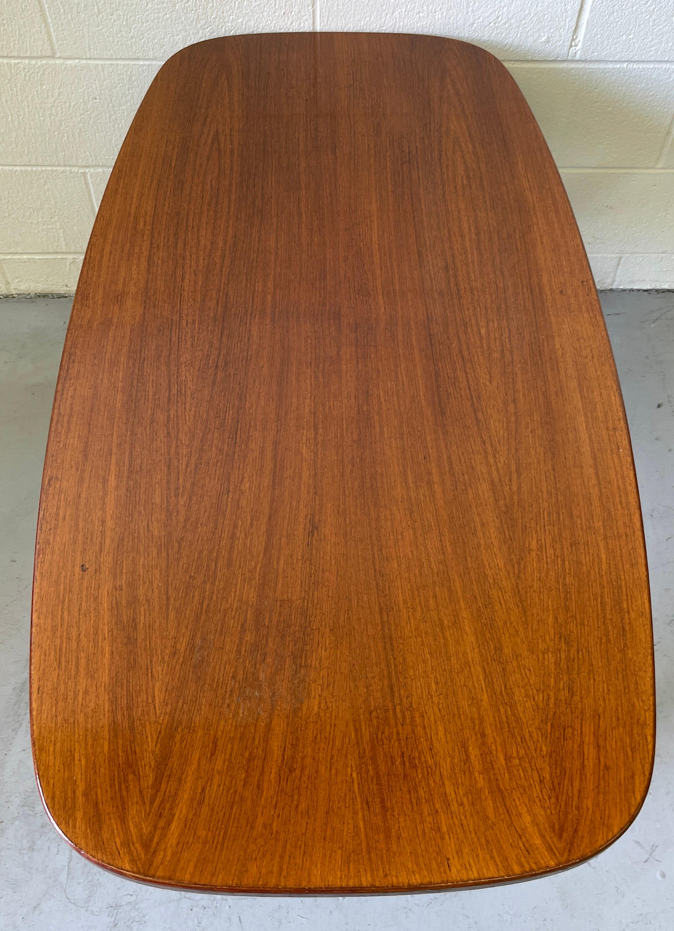 Table basse moderne en acajou et laiton Designée par Yngve Ekström, pour Westbergs en vente 7