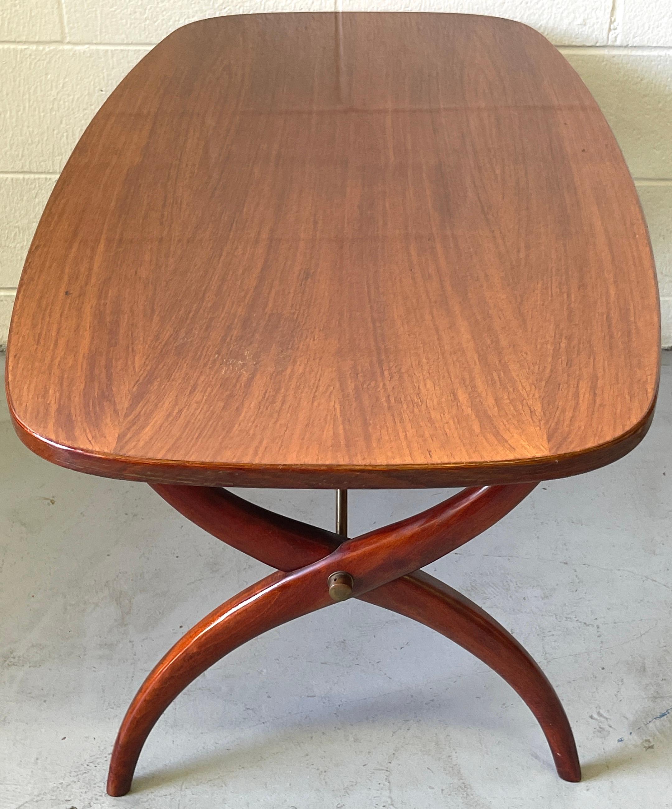 Table basse moderne en acajou et laiton conçue par Yngve Ekstrm, pour Westbergs en vente 8