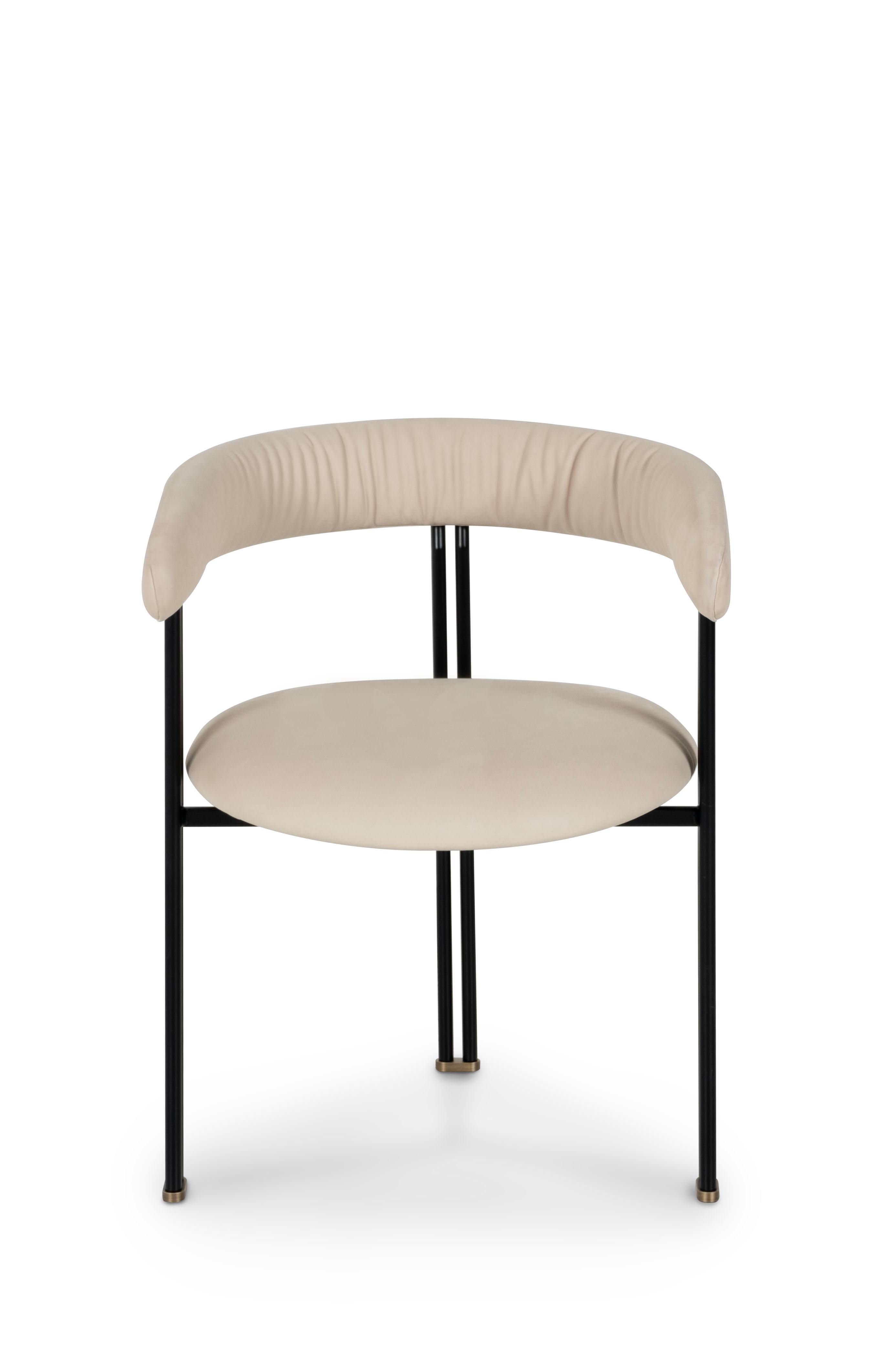 Moderne Chaise de salle à manger Maia, cuir italien beige, fabriquée à la main au Portugal par Greenapple en vente