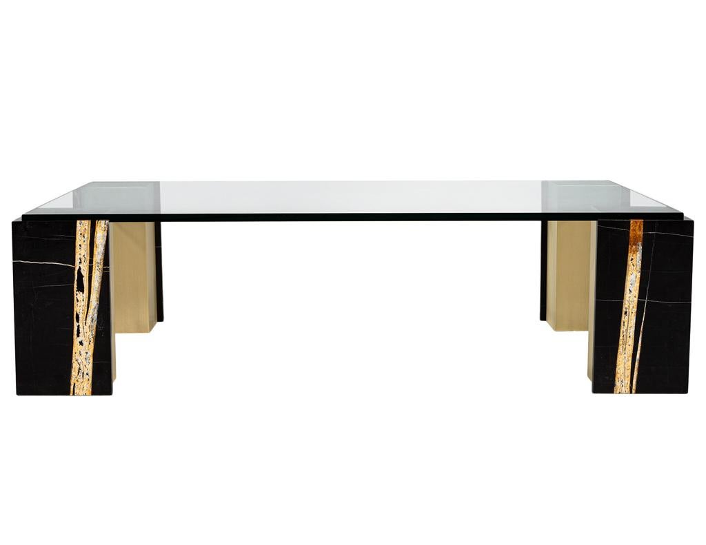 Table basse moderne en marbre et laiton par Carrocel en vente 1