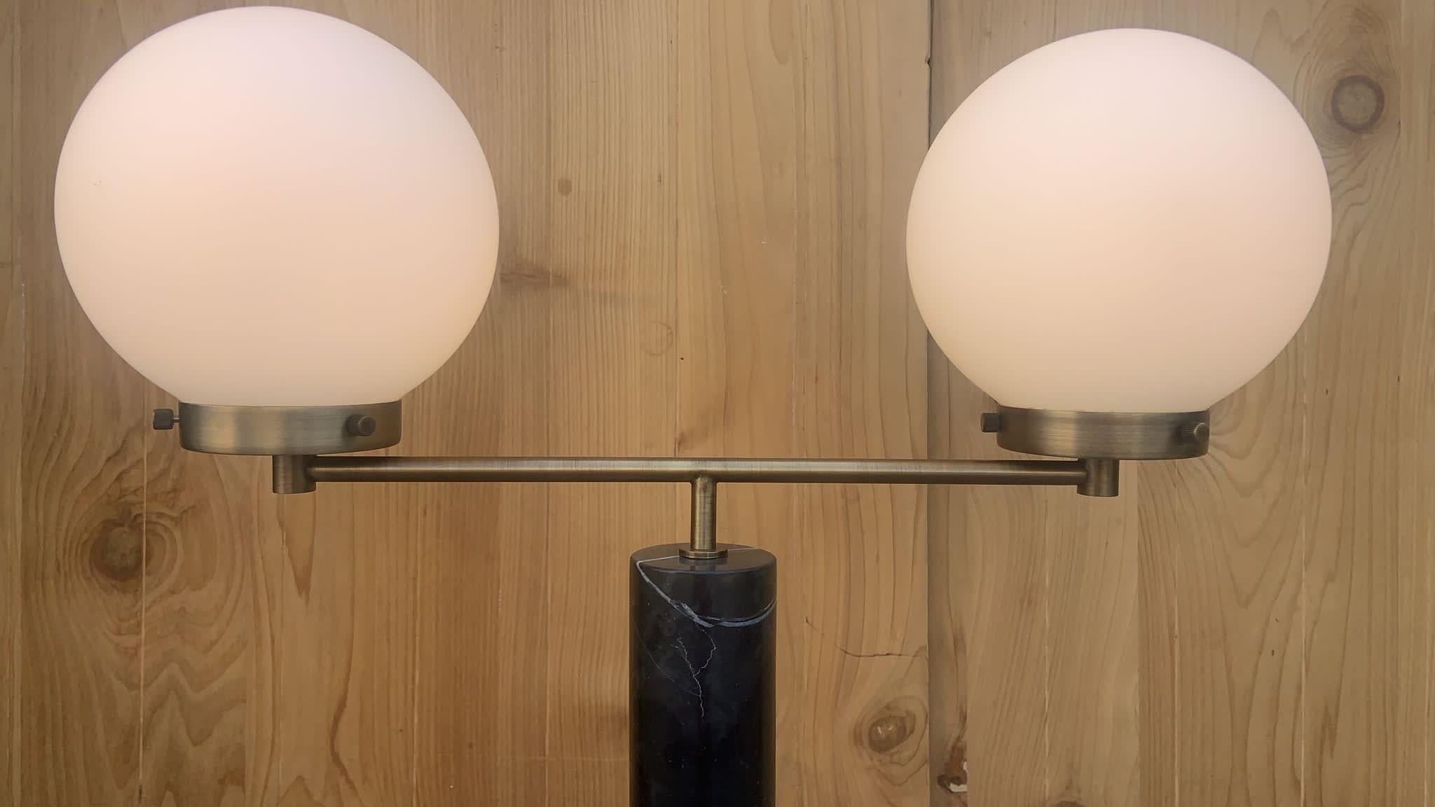 Mid-Century Modern Modern Marble and Brass Table Lamps with 2 White Ball Shades For Sale