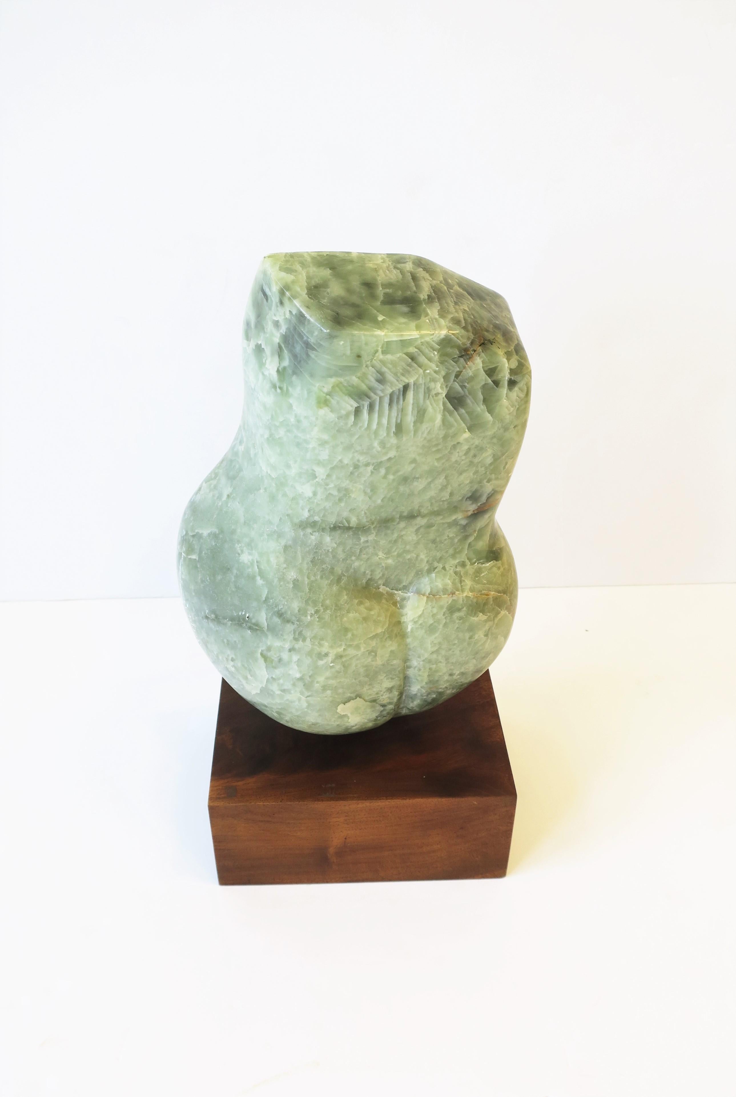 Moderne figurative weibliche Torso-Skulptur aus Marmor im Angebot 7