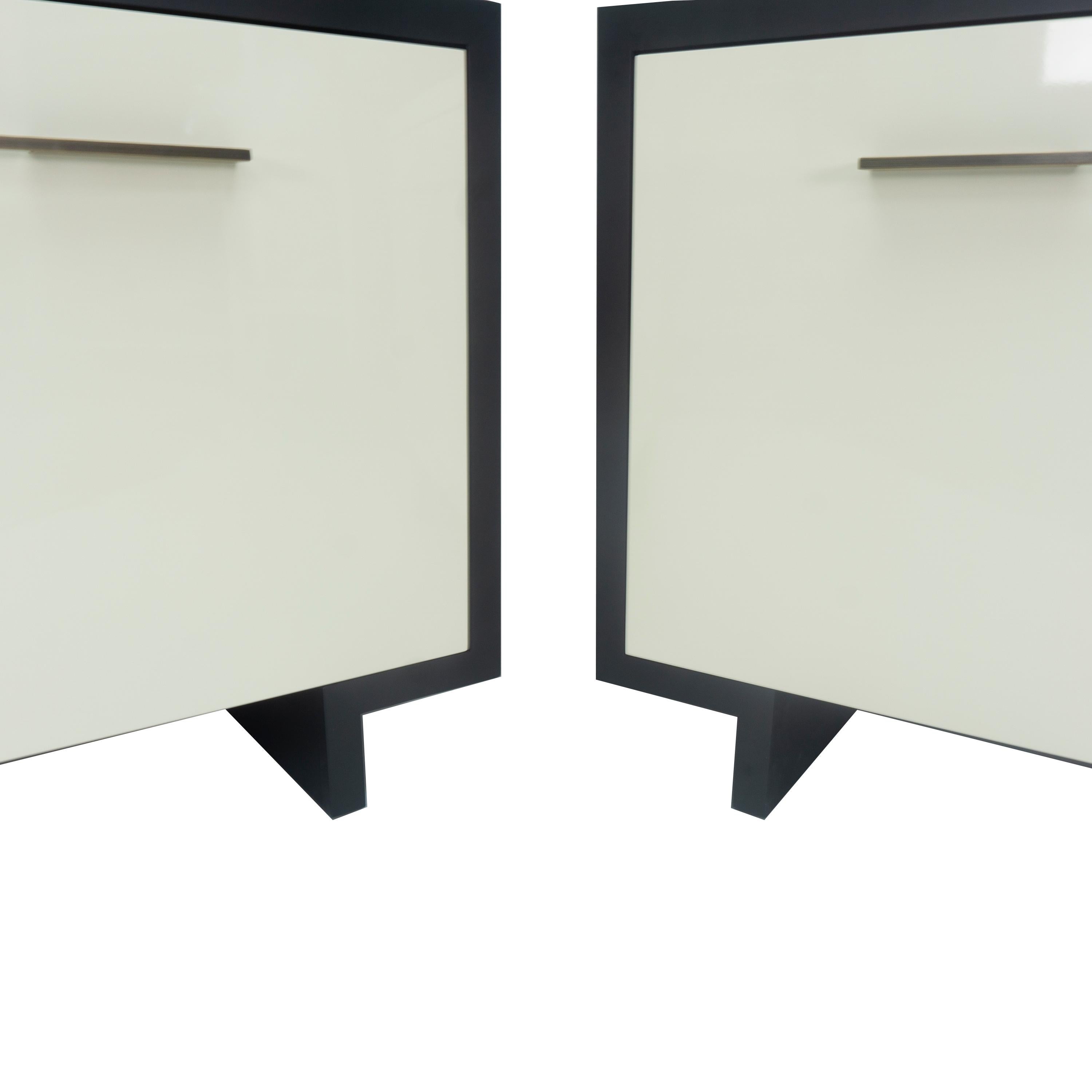 Moderner moderner Schrank mit Marmorplatte, maßgefertigt im Angebot 9