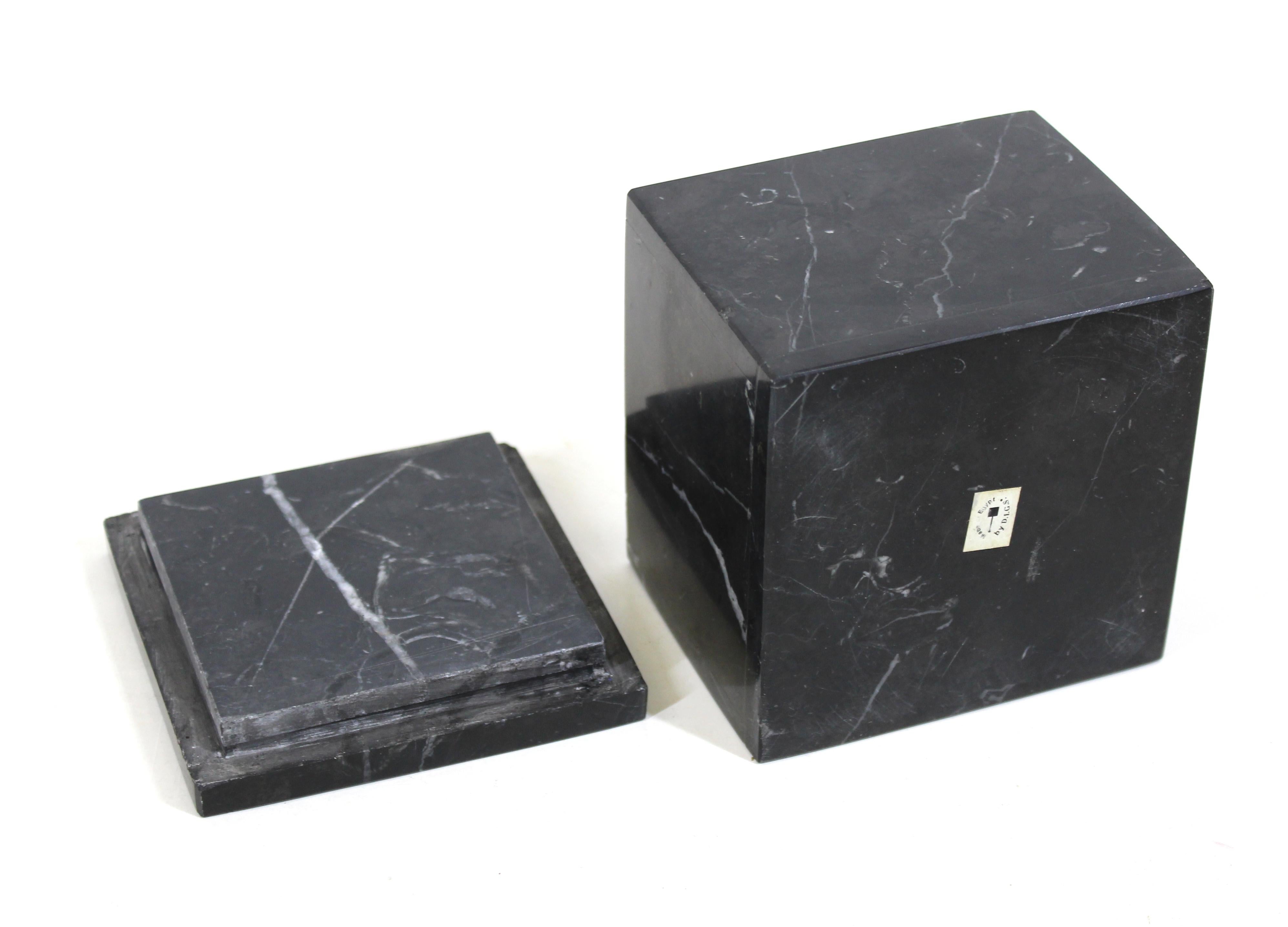 20ième siècle Boîte à bijoux moderne en marbre en vente