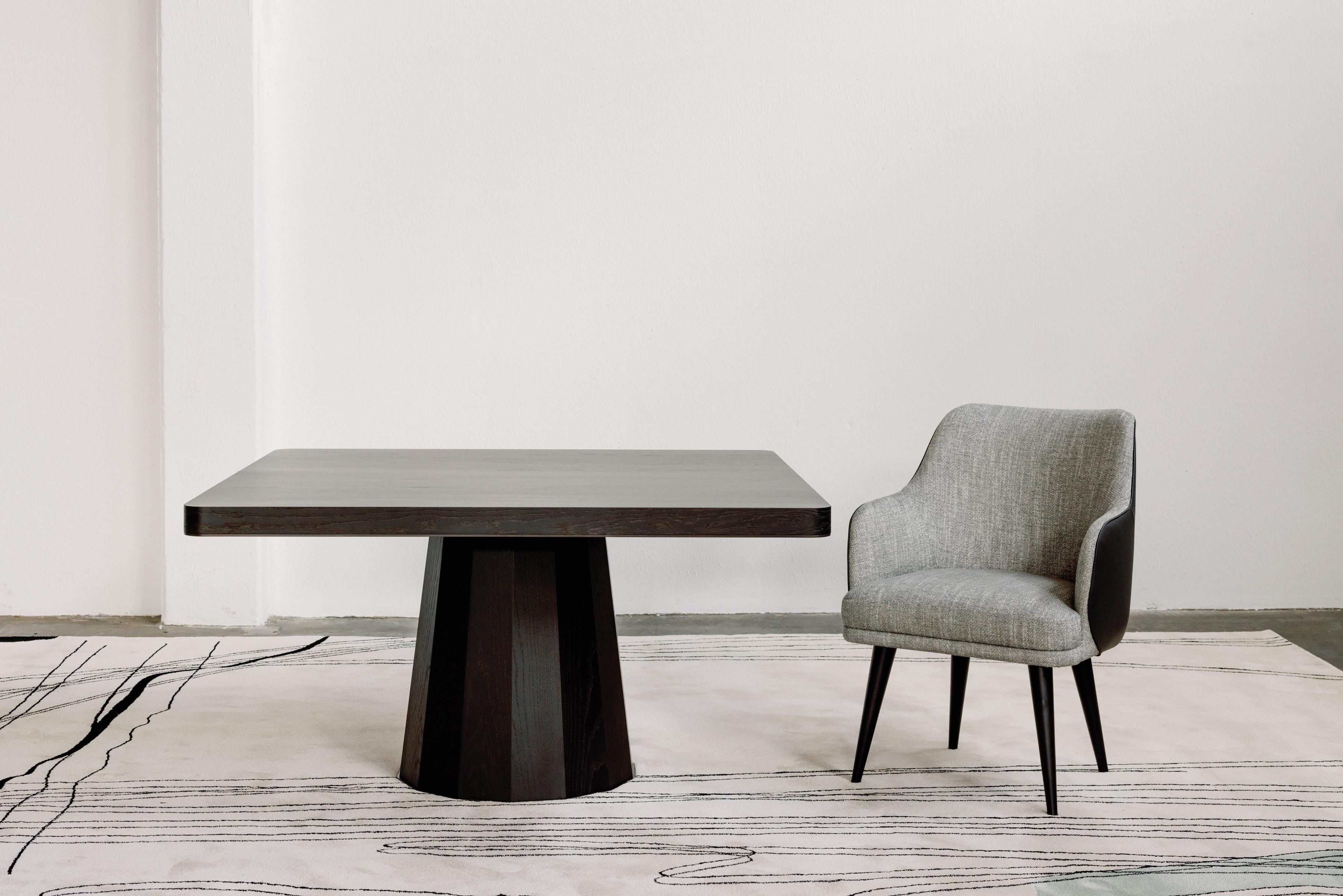 Margot chair, Modern Collection, Handcrafted in Portugal - Europe by GF Modern.

The Margot leather dining chair stands as a contemporary piece that redefines the standards of modern living. The interplay of soft, graceful lines and premium