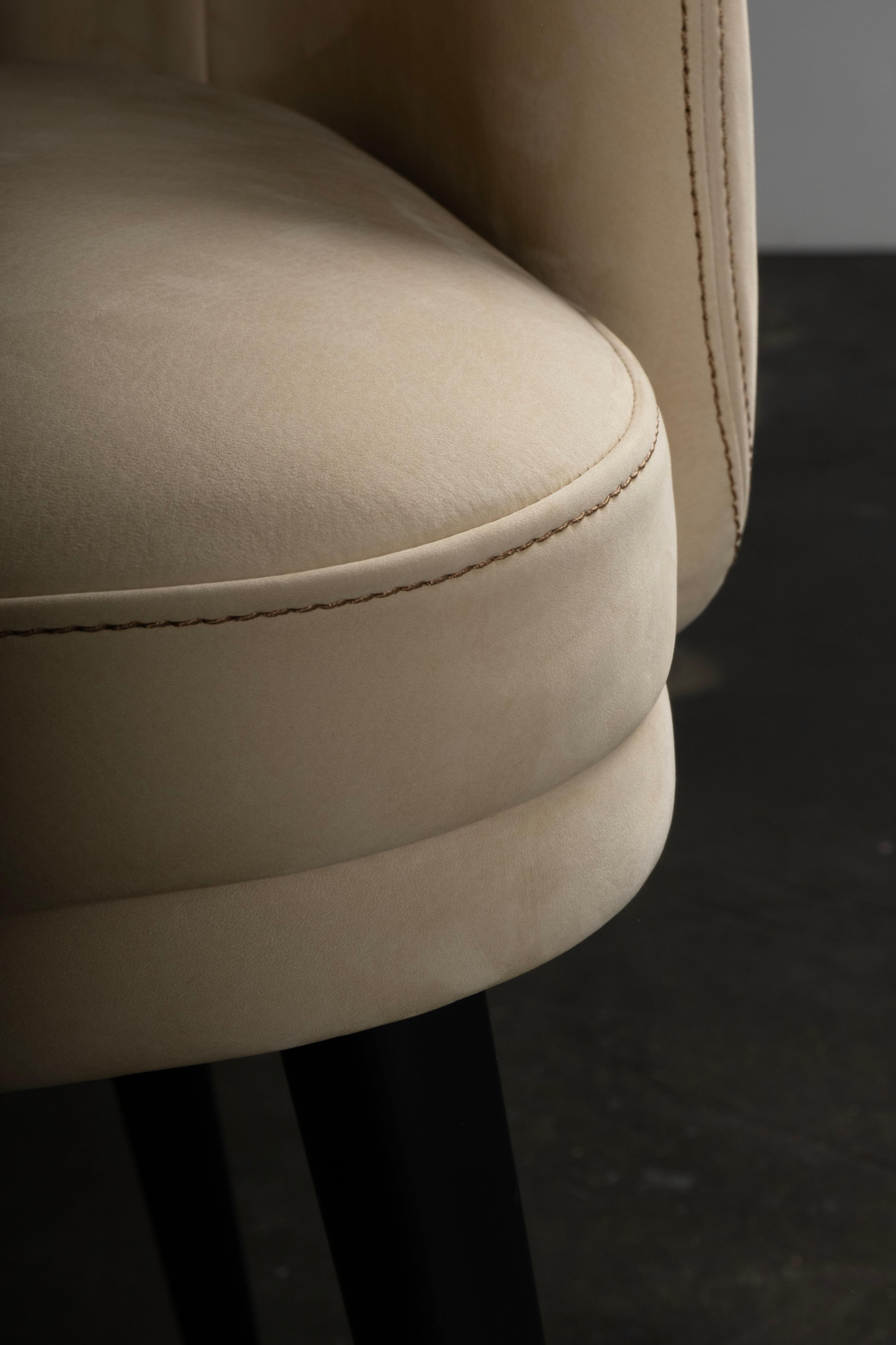 Moderne Margot-Esszimmerstühle, Nubuck-Leder, handgefertigt in Portugal von Greenapple im Angebot 6
