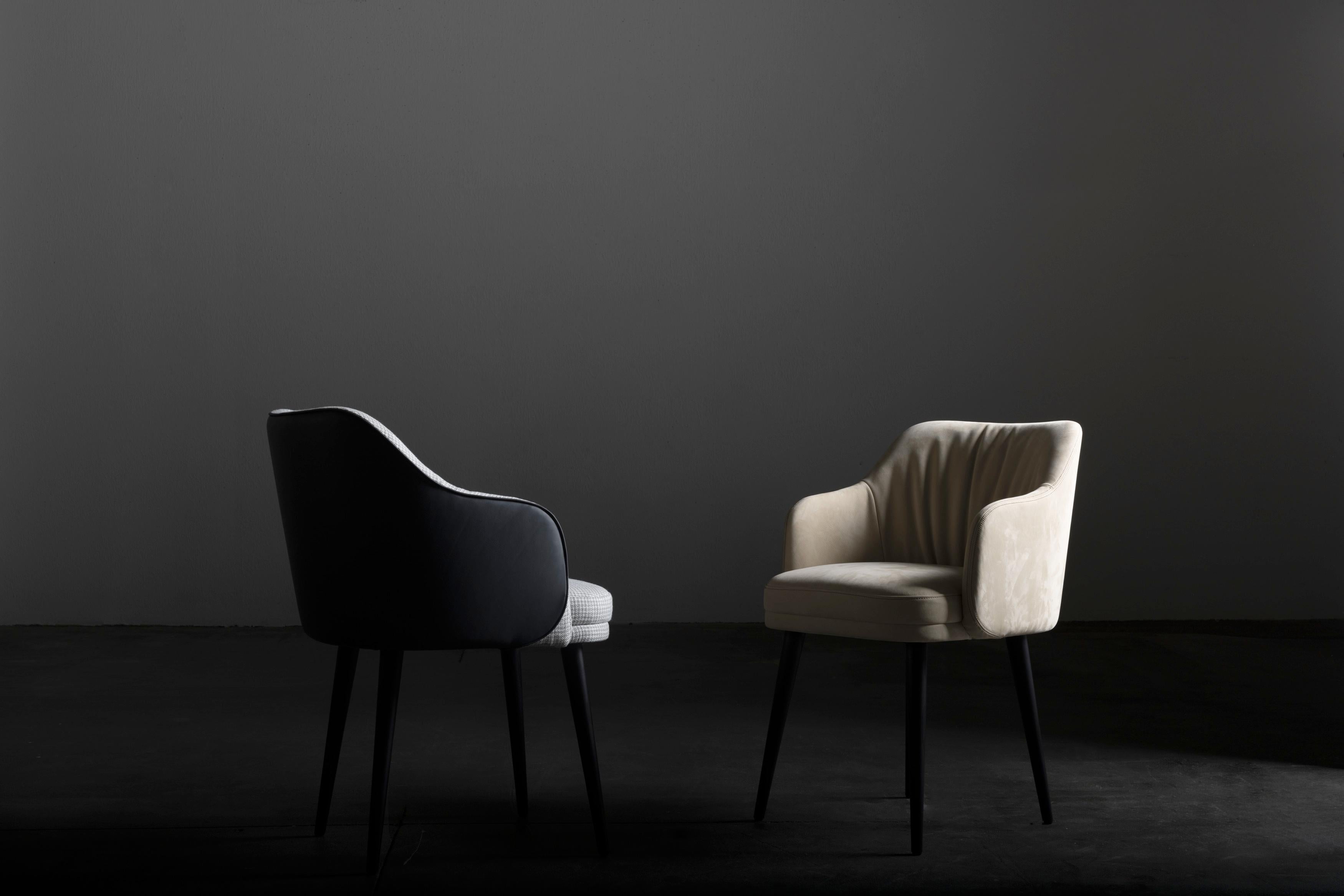 Sillas de comedor modernas Margot, piel nobuk, hechas a mano en Portugal by Greenapple en venta 6