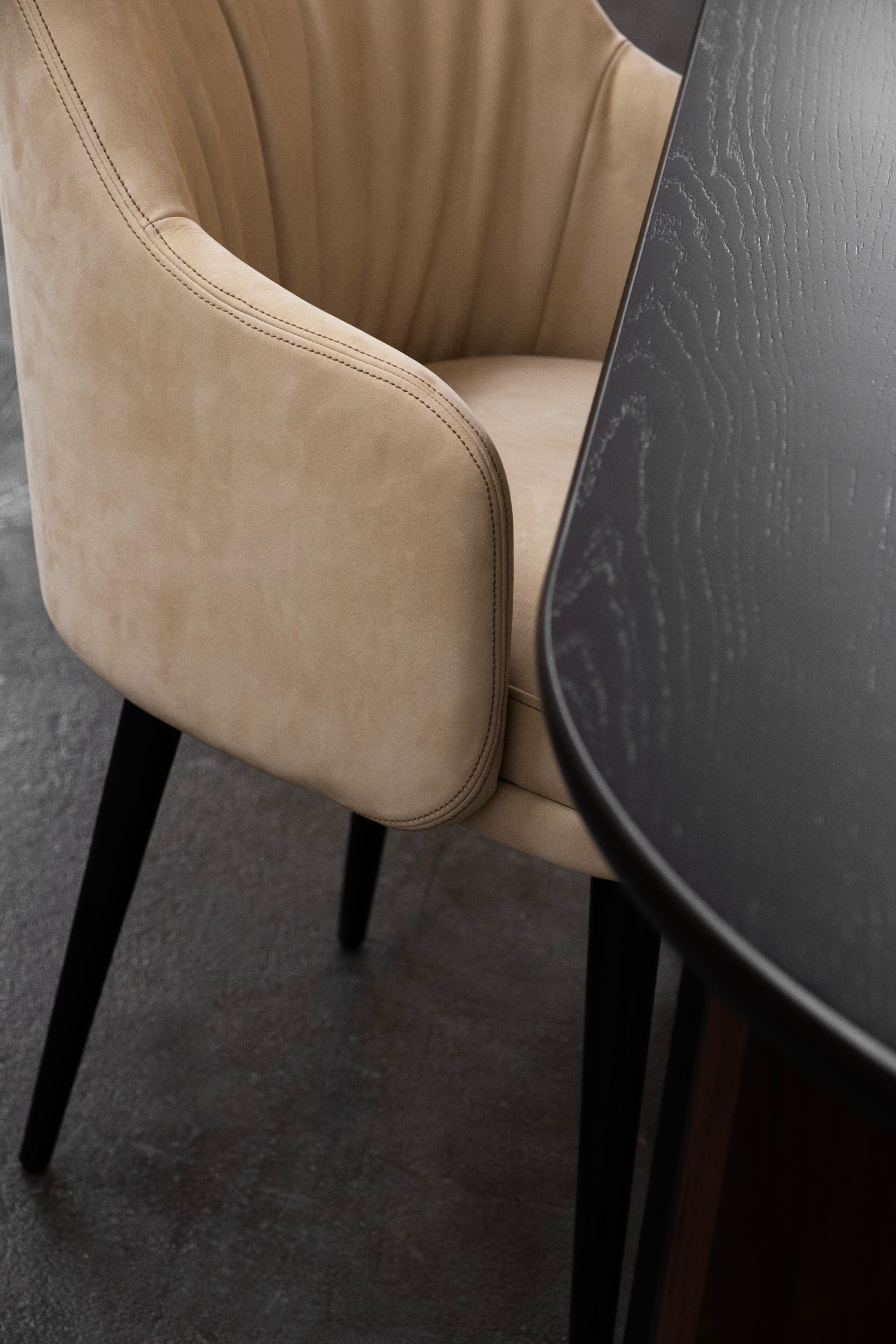 Moderne Chaises de salle à manger modernes Margot, cuir nubuck, fabriquées à la main au Portugal par Greenapple en vente