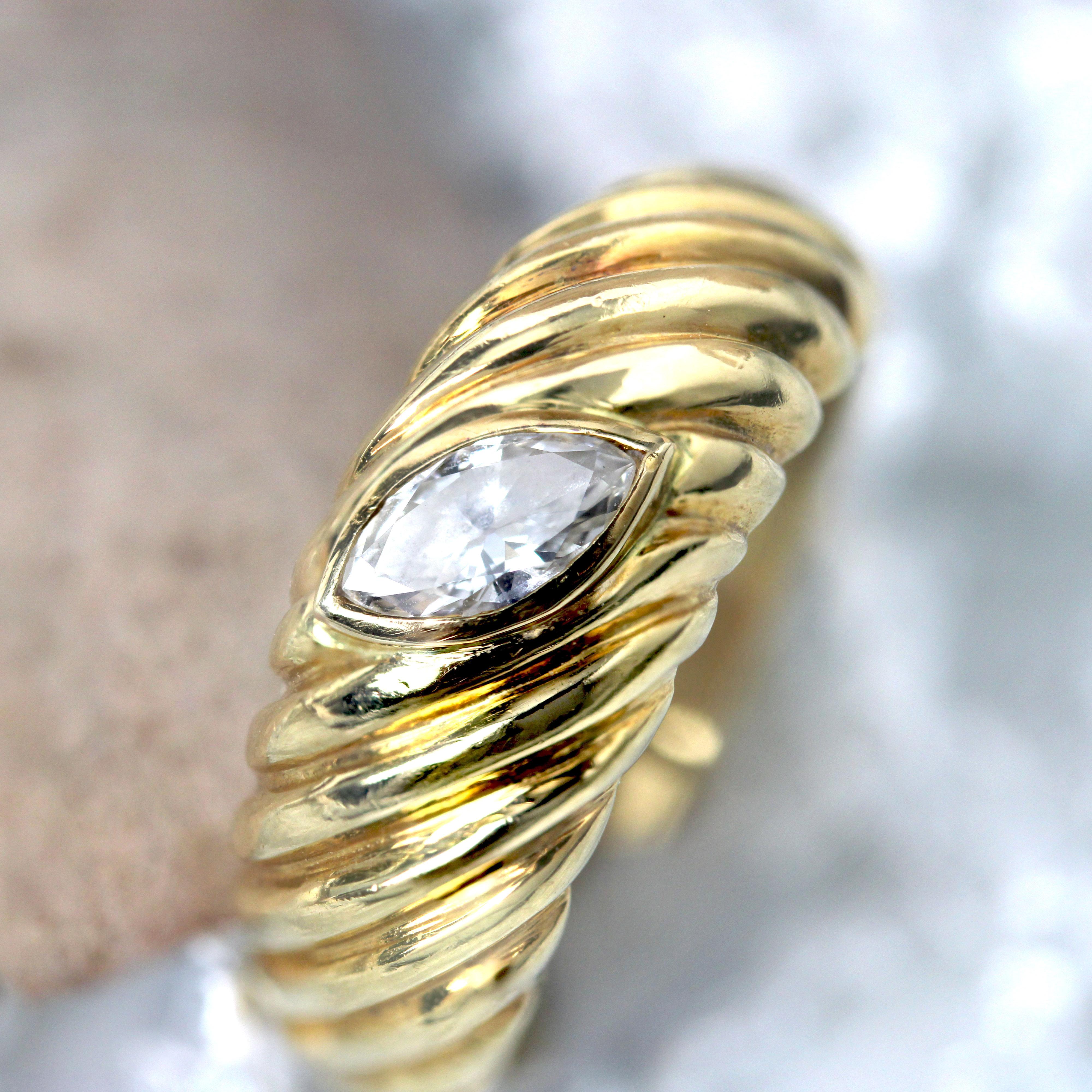 Moderner Gadrooned-Ring aus 18 Karat Gelbgold mit Diamanten im Marquiseschliff im Angebot 6