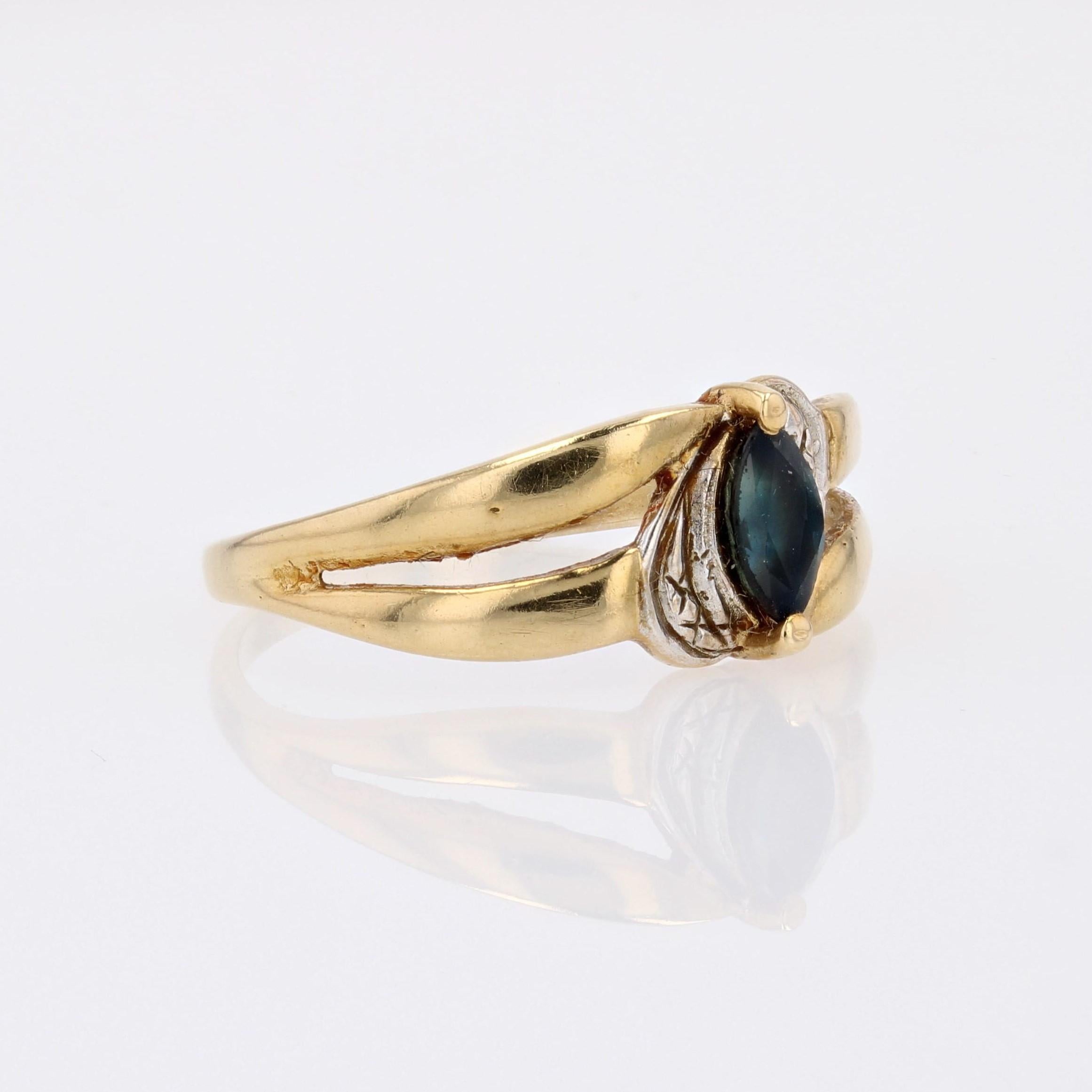 Modern Marquise Sapphire 18 Karat Yellow White Gold Ring In Good Condition For Sale In Poitiers, FR