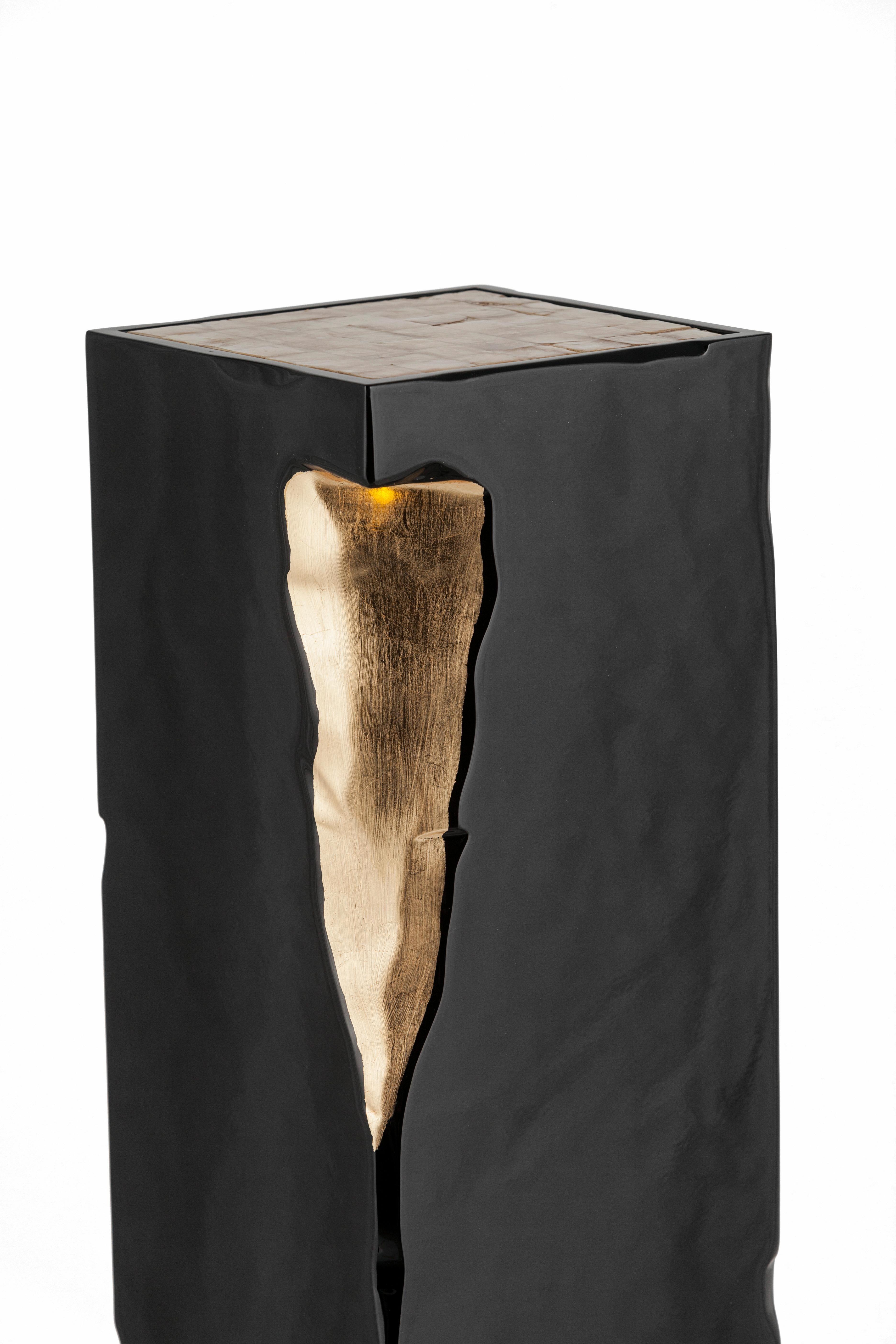 Escultura Pedestal Martin Moderna Hoja de Oro Blanco Hecha a Mano Portugal Greenapple Hoja de oro en venta