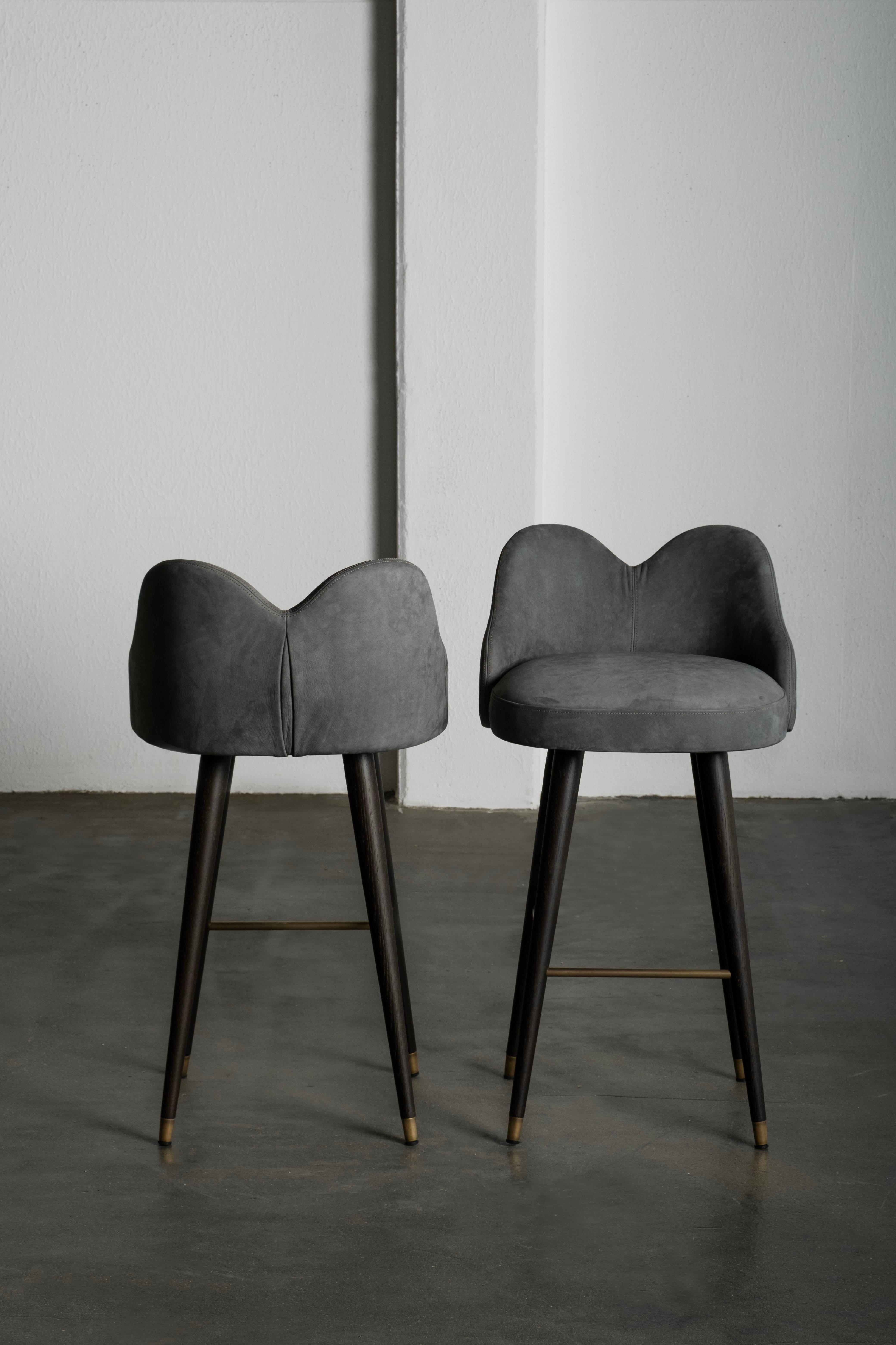 Moderne The Moderns Modernity Tabourets de bar pivotants en cuir nubuck, faits à la main Greenapple en vente