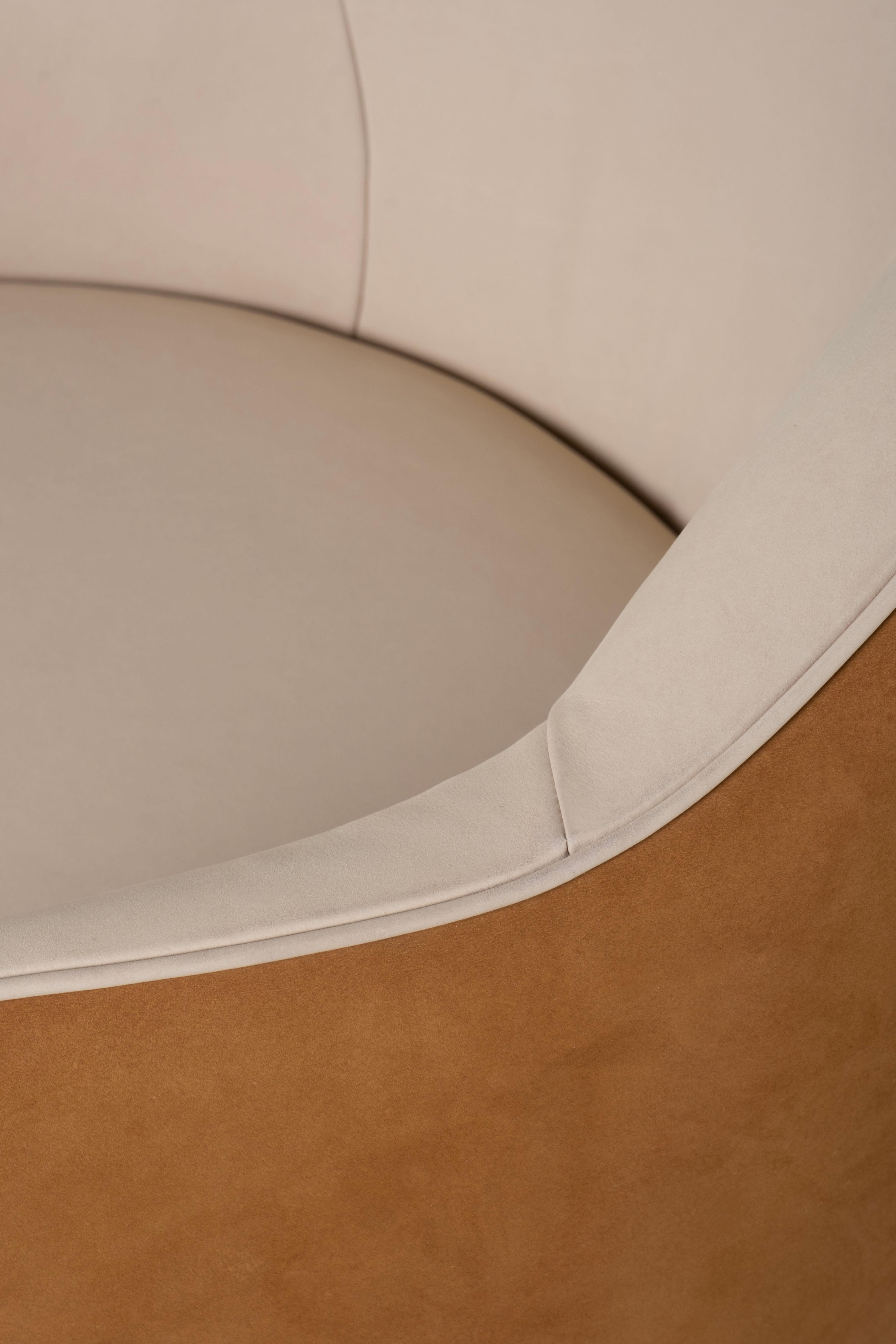 Tacheté Chaises de salle à manger modernes Mary, cuir velours, fabriquées à la main au Portugal par Greenapple en vente
