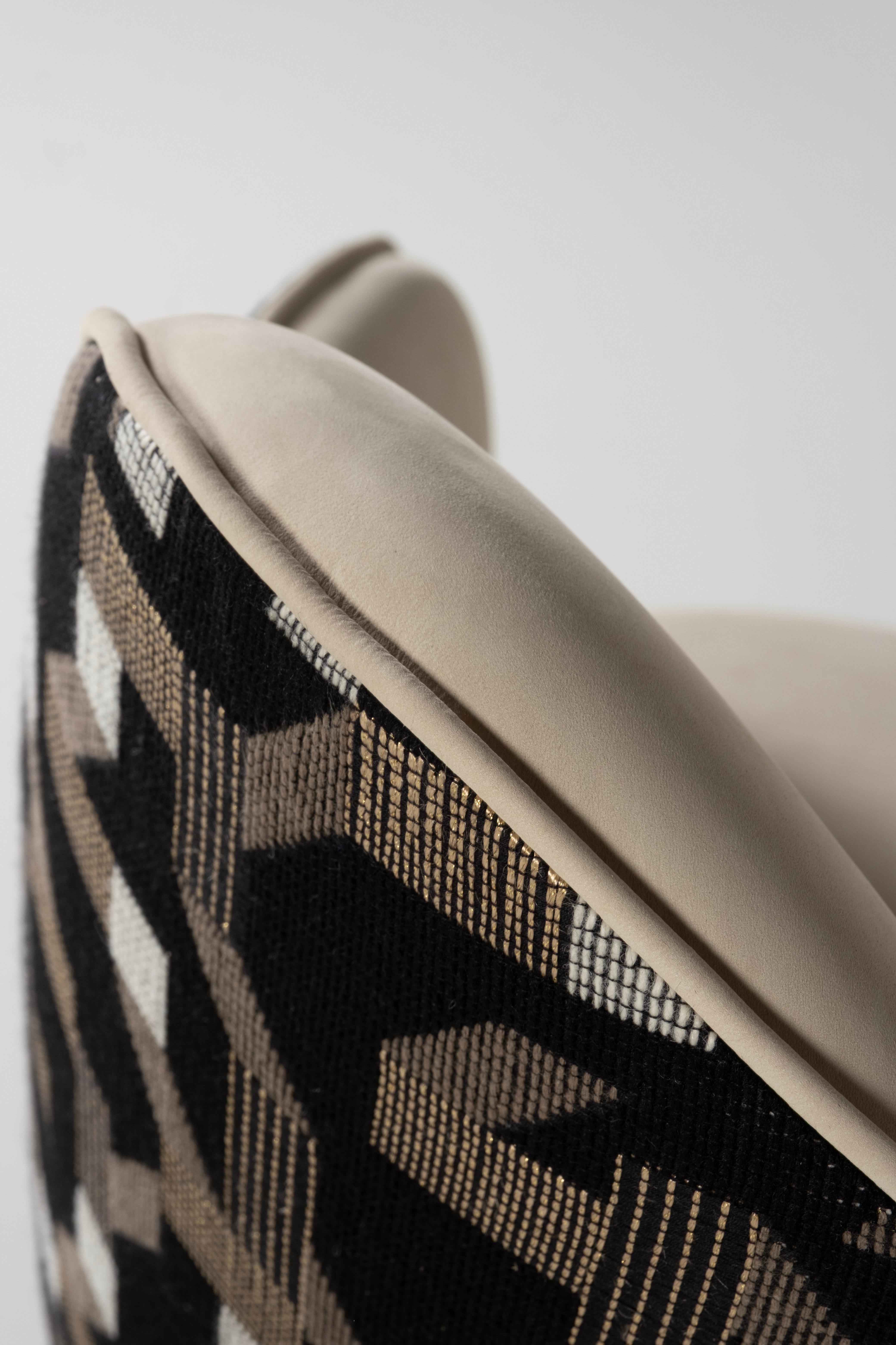 Sedie da pranzo moderne Mary, pelle, jacquard, ottone, fatte a mano da Greenapple in vendita 3