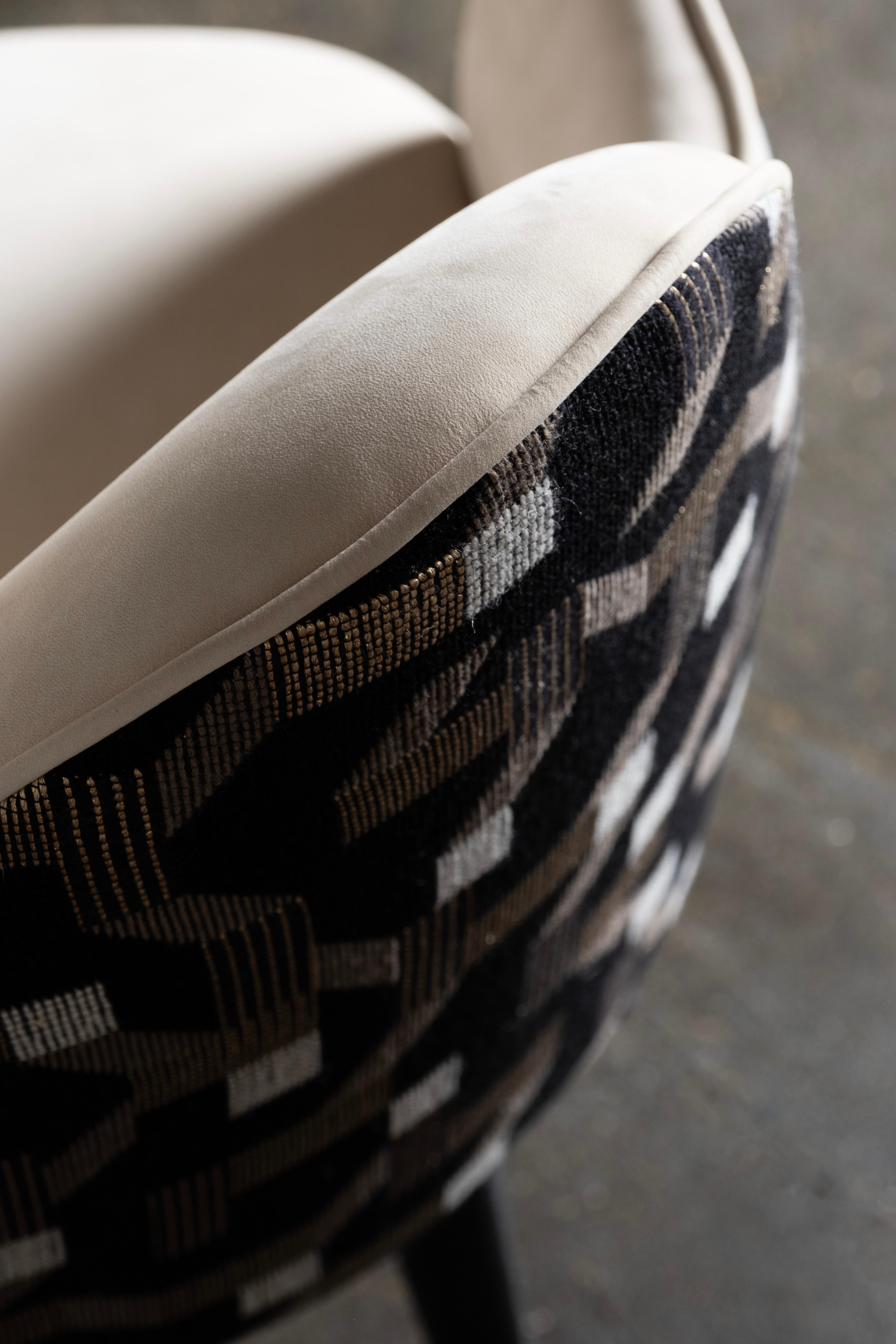 Sedie da pranzo moderne Mary, pelle, jacquard, ottone, fatte a mano da Greenapple in vendita 1