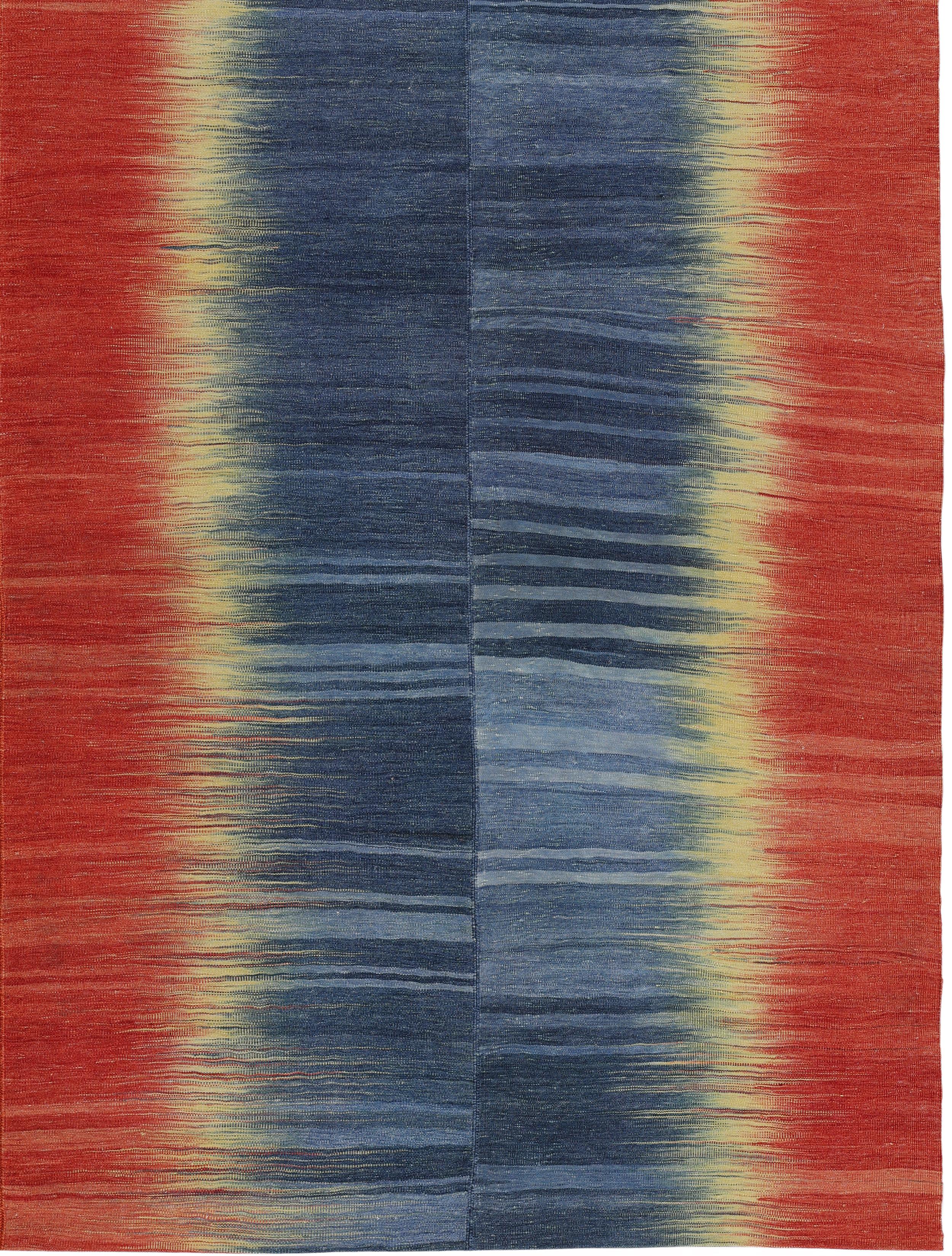 Alfombra Persa Mazandaran de Tejido Plano en Degradado Rojo, Azul Indigo y Dorado Siglo XXI y contemporáneo en venta