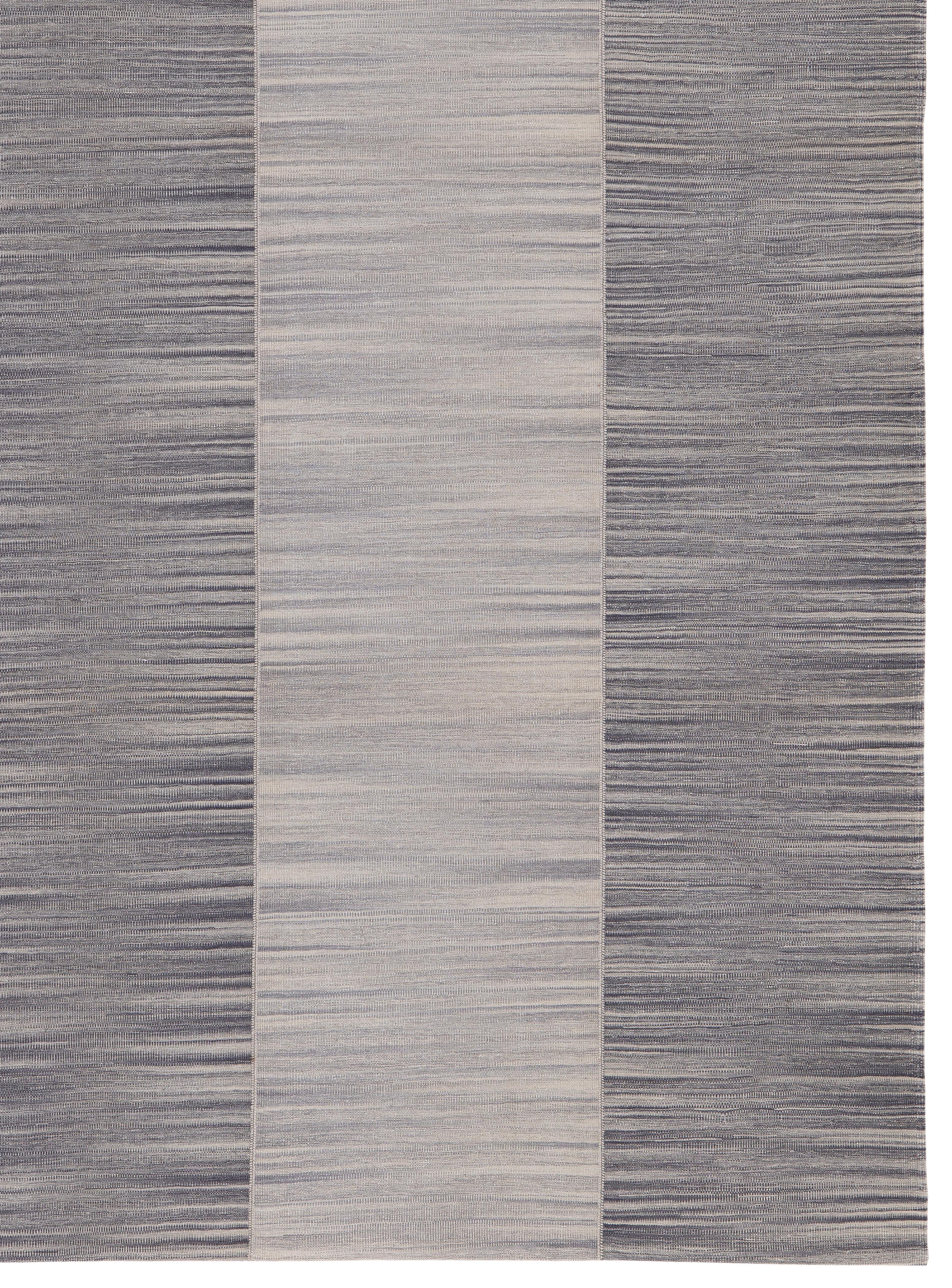 Modern Mazandaran Flatweave — Hand-Spun Wool, Natural Gray Striped Design im Angebot 1