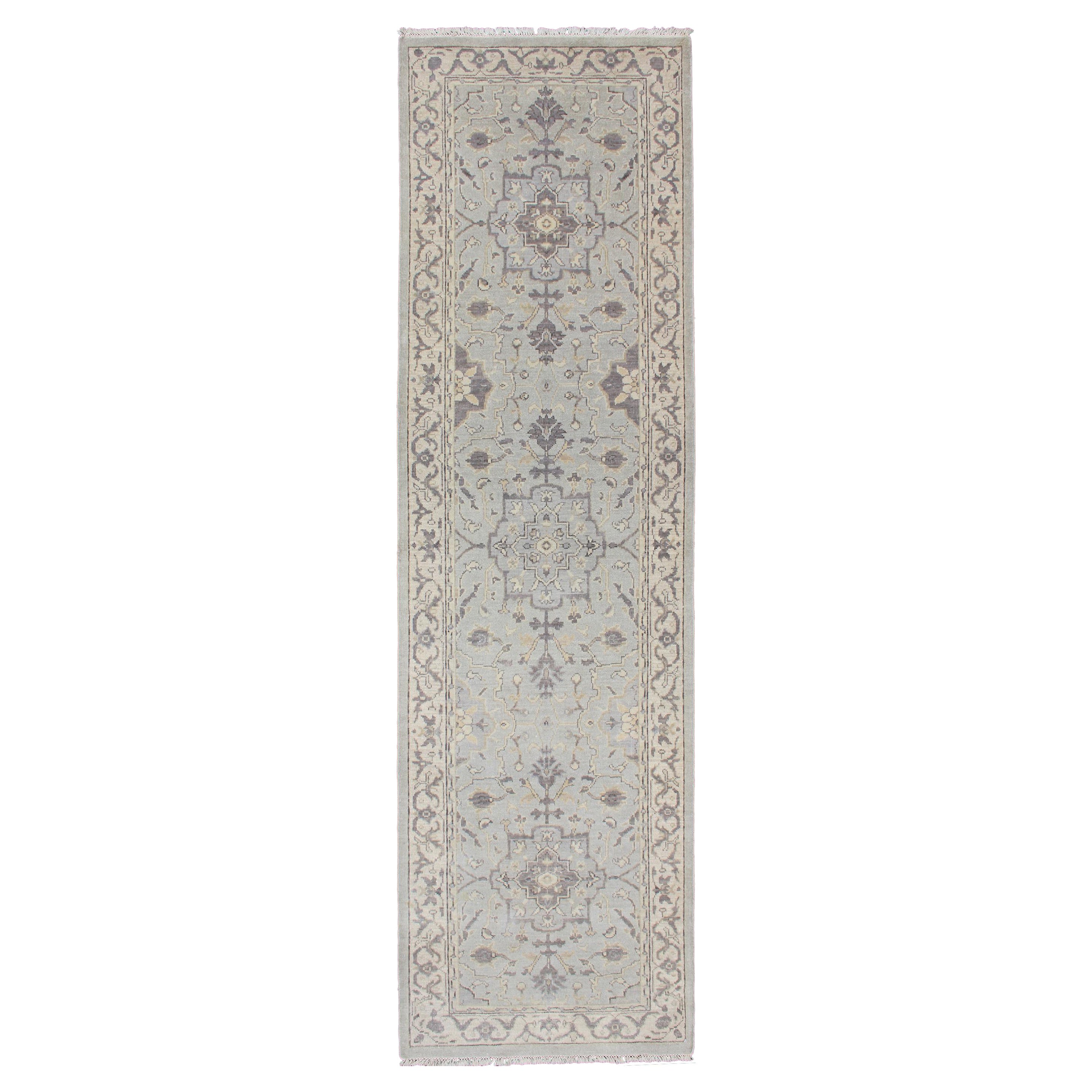 Traves de Mesa Modern Medallion Oushak en Verde Gamuza, Gris, Crema, Carbón