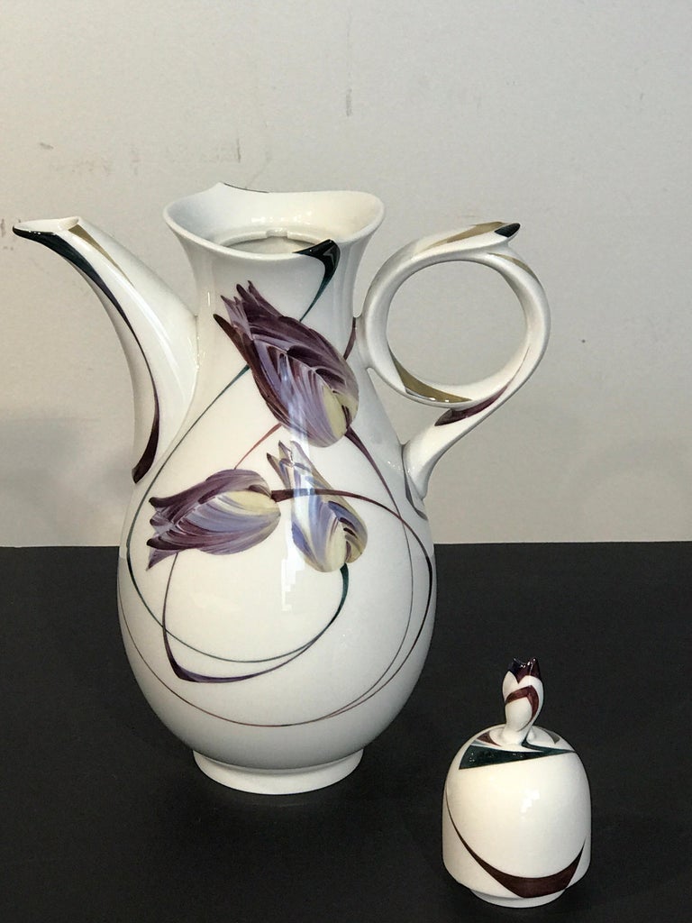 Modern Meissen French Tulip Motif Coffee Pot For Sale at