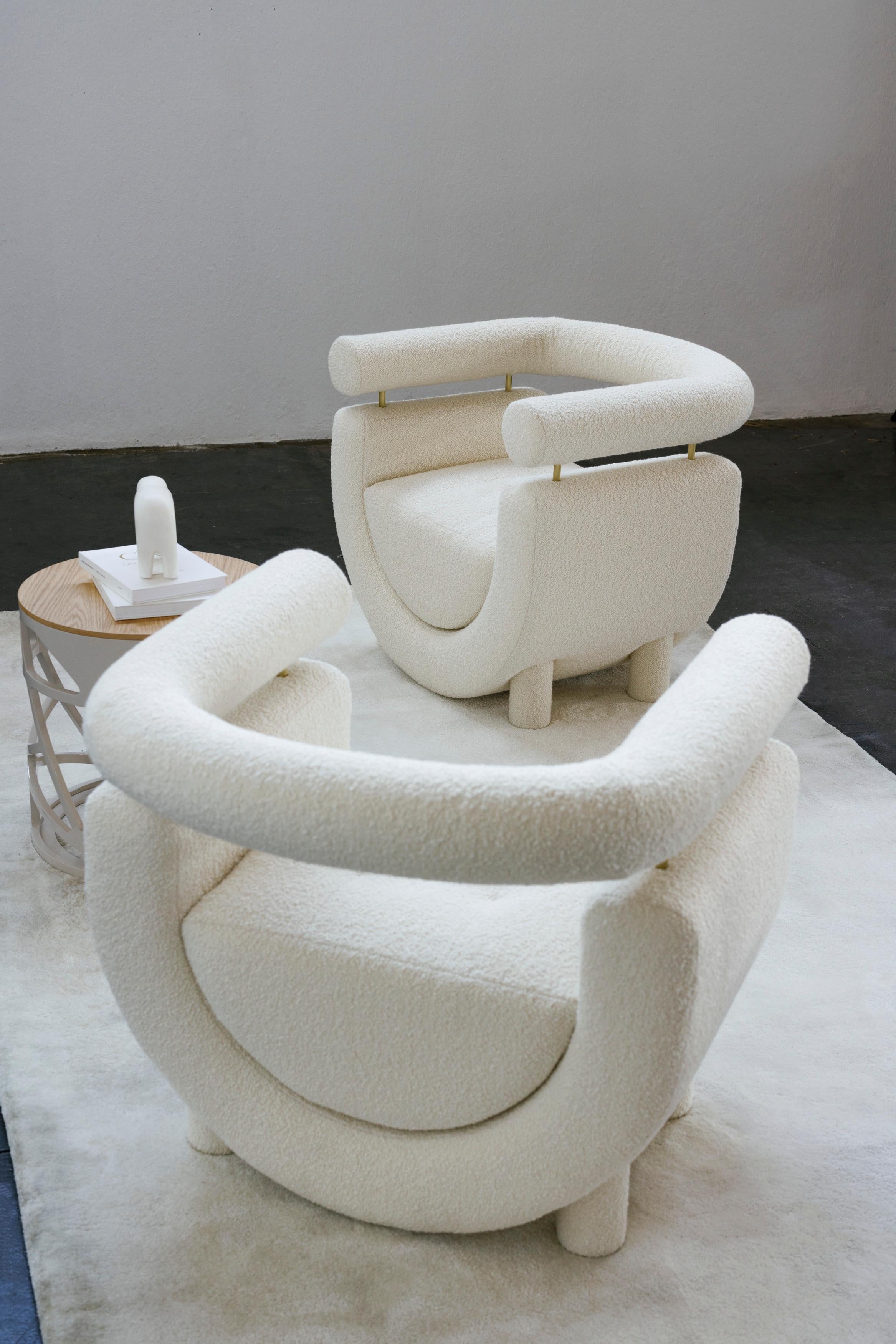 Fauteuil moderne Mel, Bouclé DEDAR blanc, fait à la main au Portugal par Greenapple en vente 2