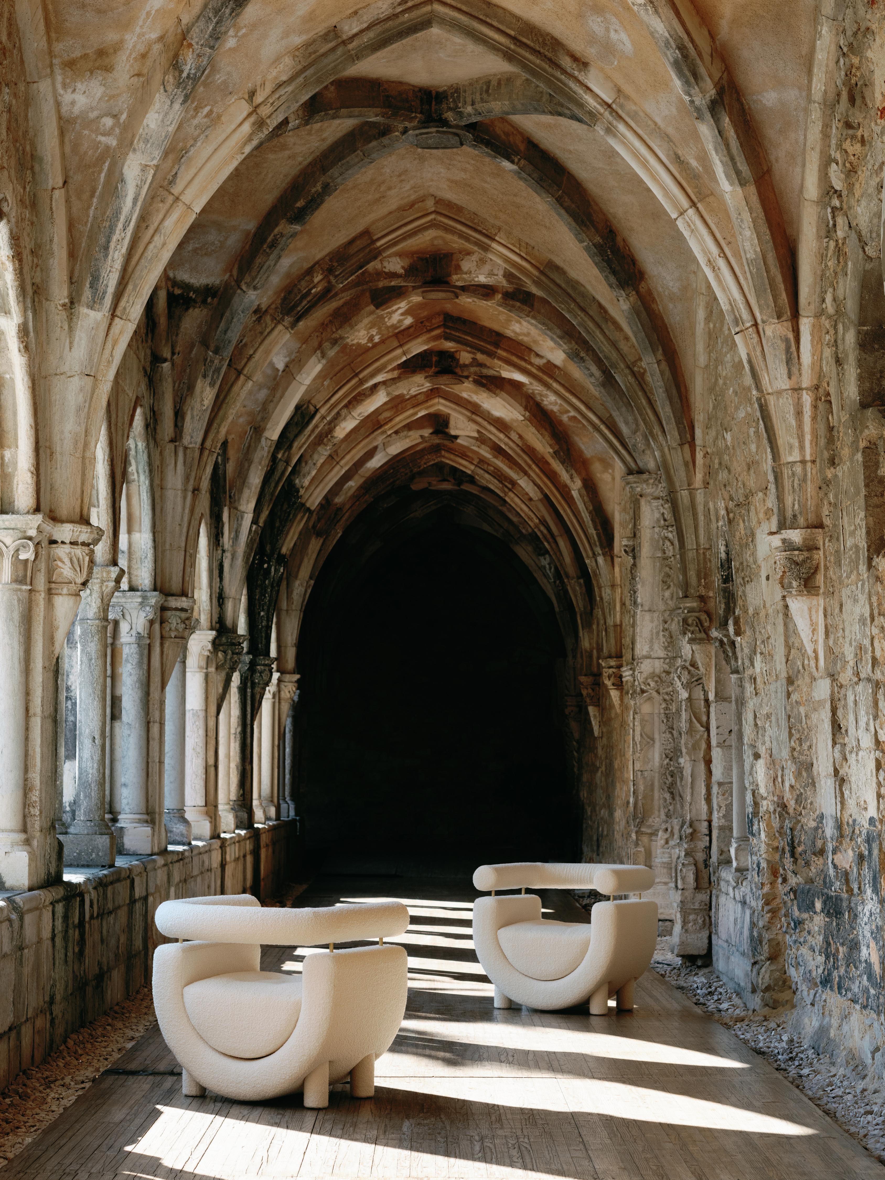 Sessel Mel, Collection'S Contemporary, handgefertigt in Portugal - Europa von Greenapple.

Der Sessel Mel, benannt nach dem reinsten und süßesten Geschenk der Natur, bringt die beruhigende Essenz des Honigs zum Vorschein und bietet unbestreitbar