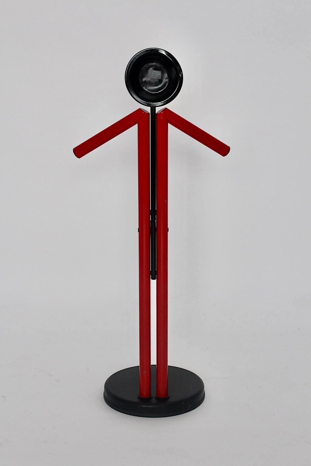 Modern Memphis Style Vintage Red Black Metal Valet, 1980s, Italy For Sale 6