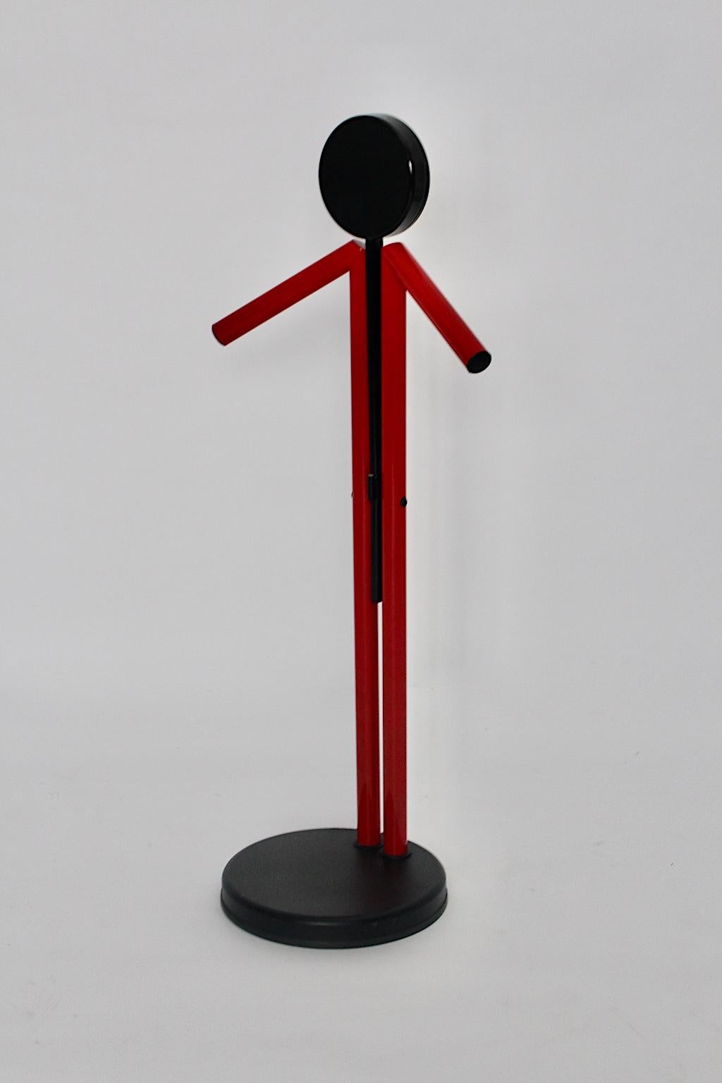 Modern Memphis Style Vintage Red Black Metal Valet, 1980s, Italy For Sale 2